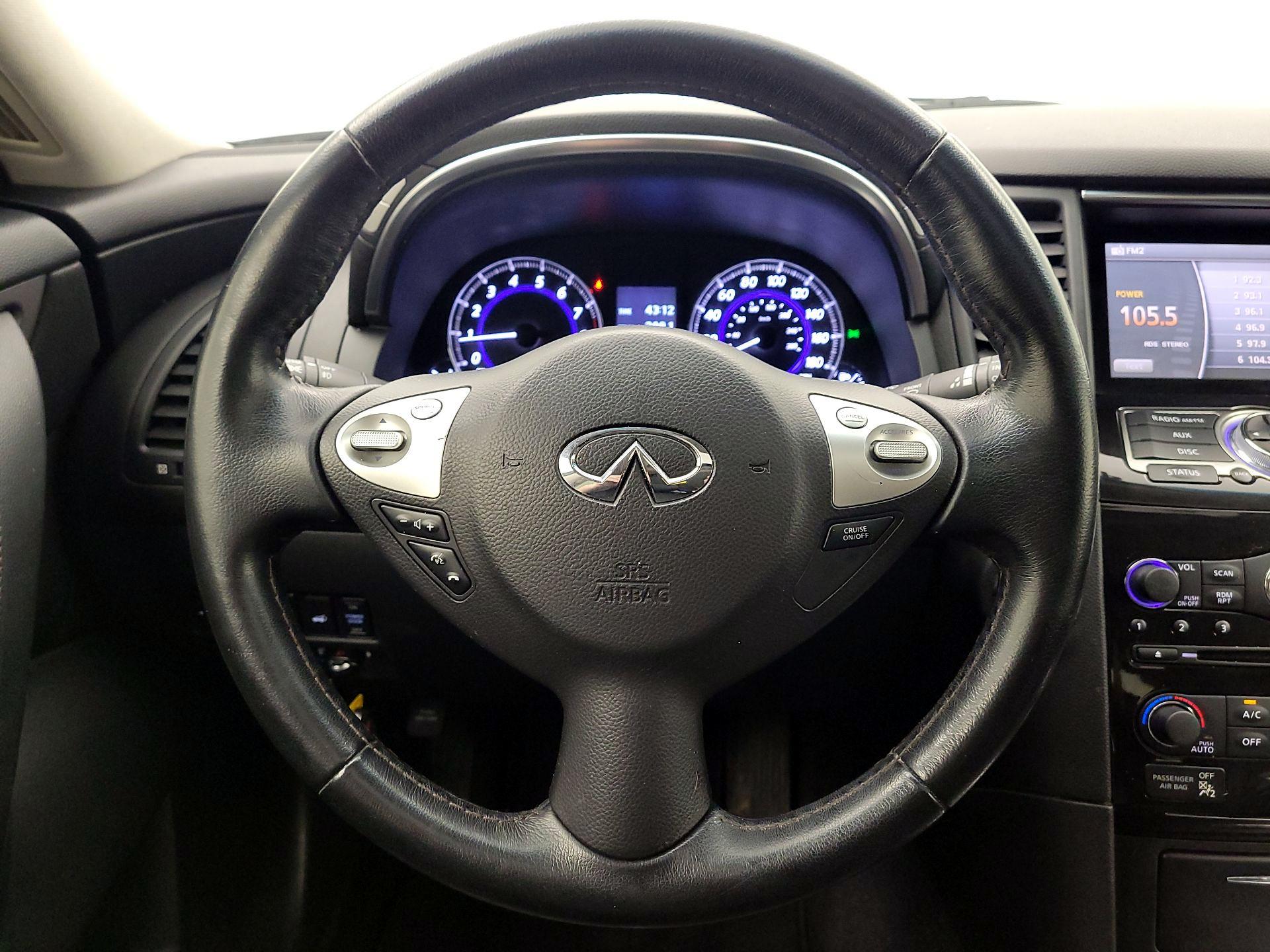 Thumbnail: 2016 INFINITI QX70 - 10