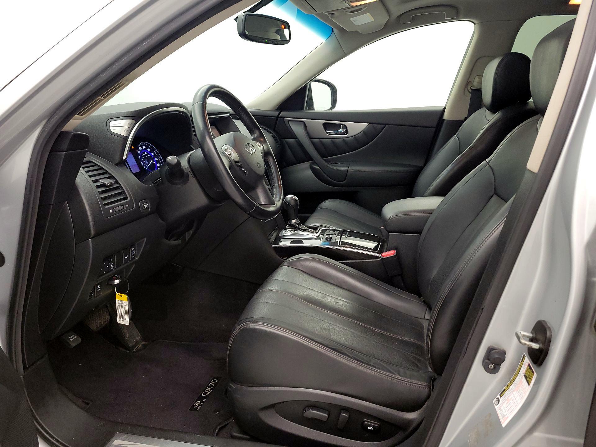 Thumbnail: 2016 INFINITI QX70 - 11