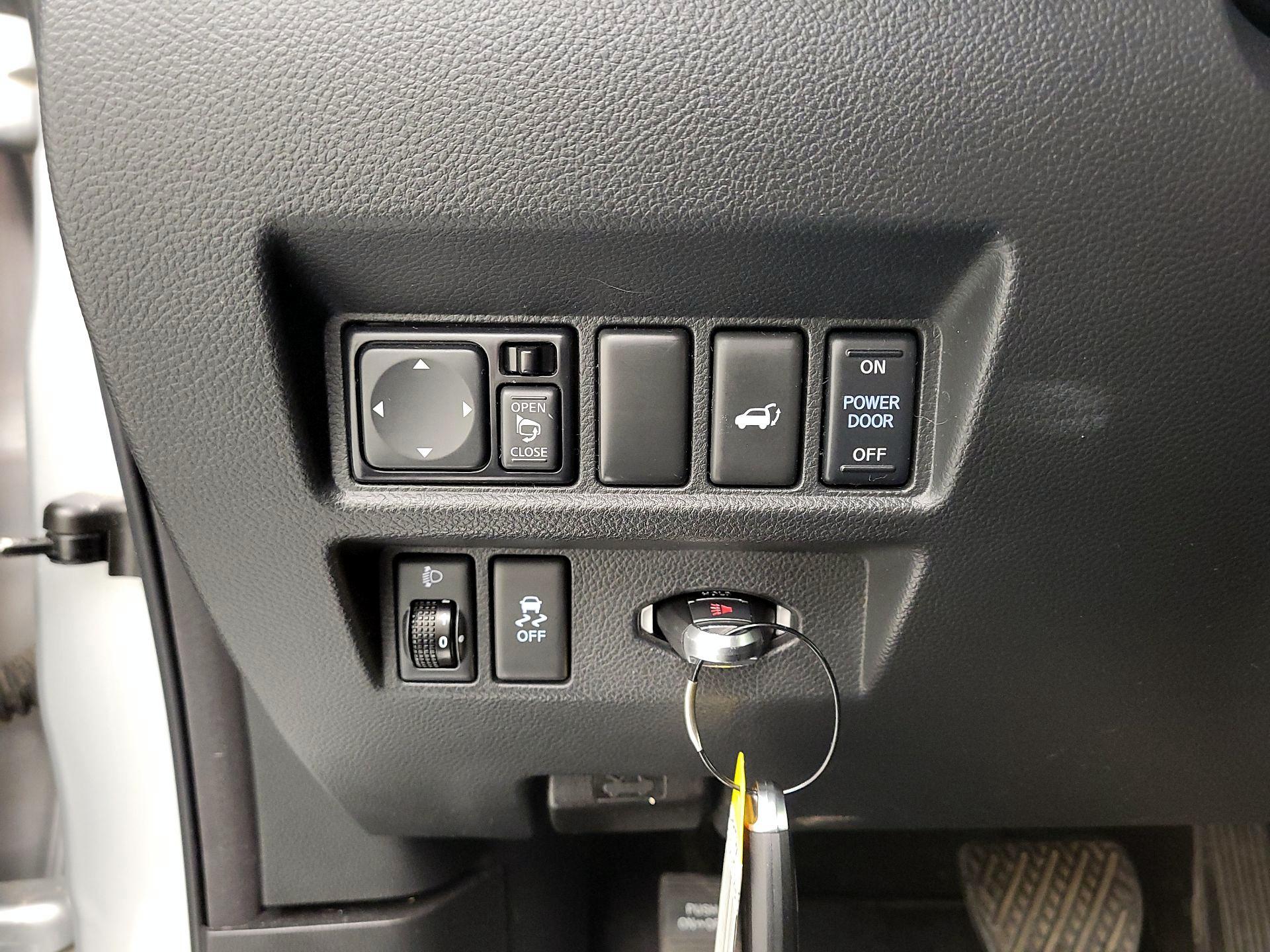 Thumbnail: 2016 INFINITI QX70 - 13