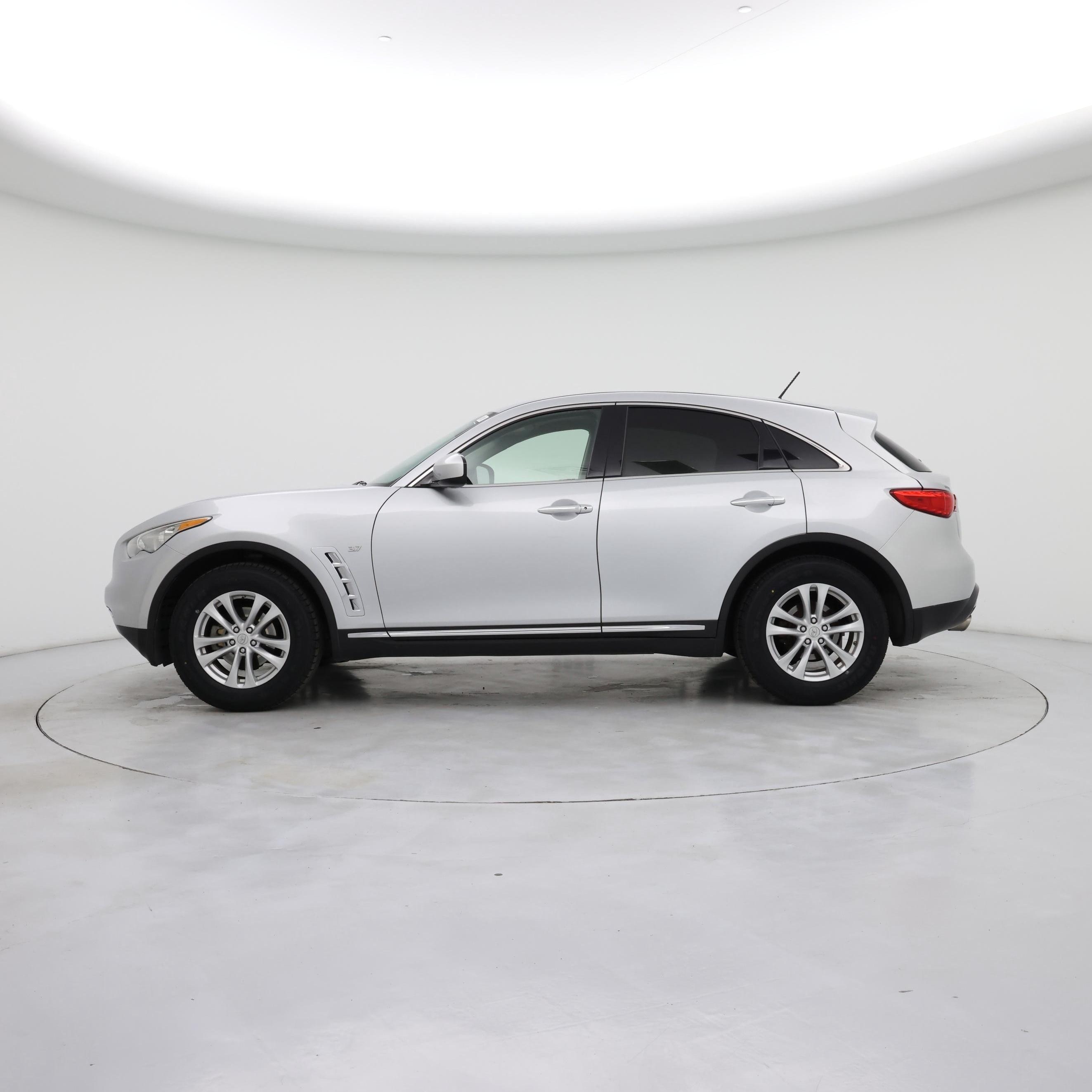 Thumbnail: 2016 INFINITI QX70 - 3