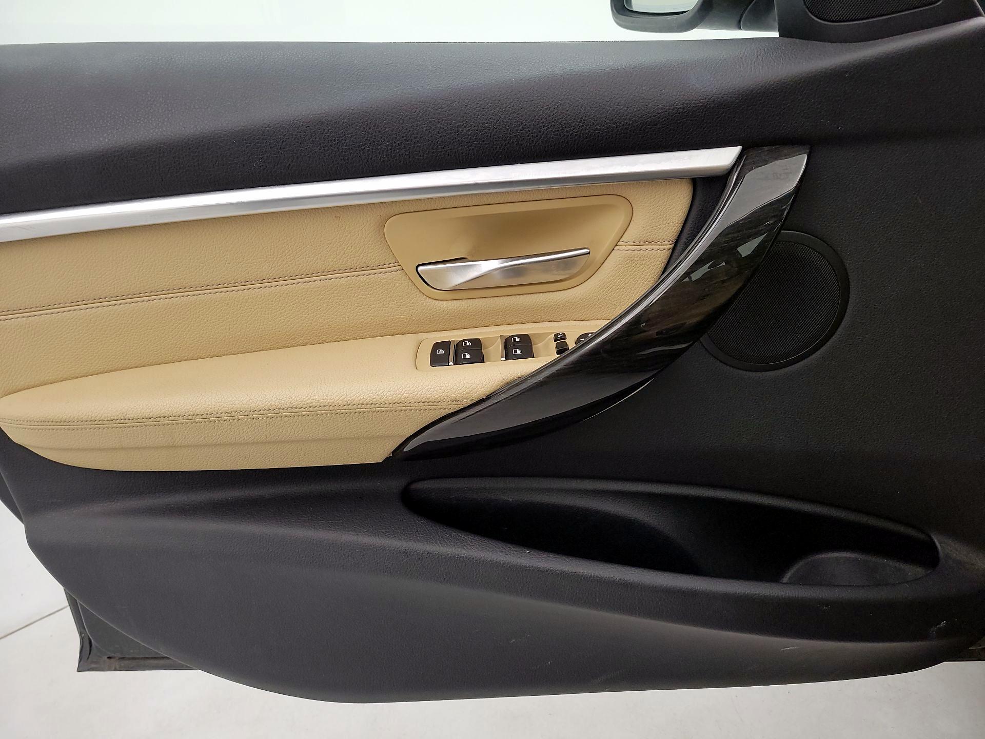 Thumbnail: 2017 BMW 3 Series - 12