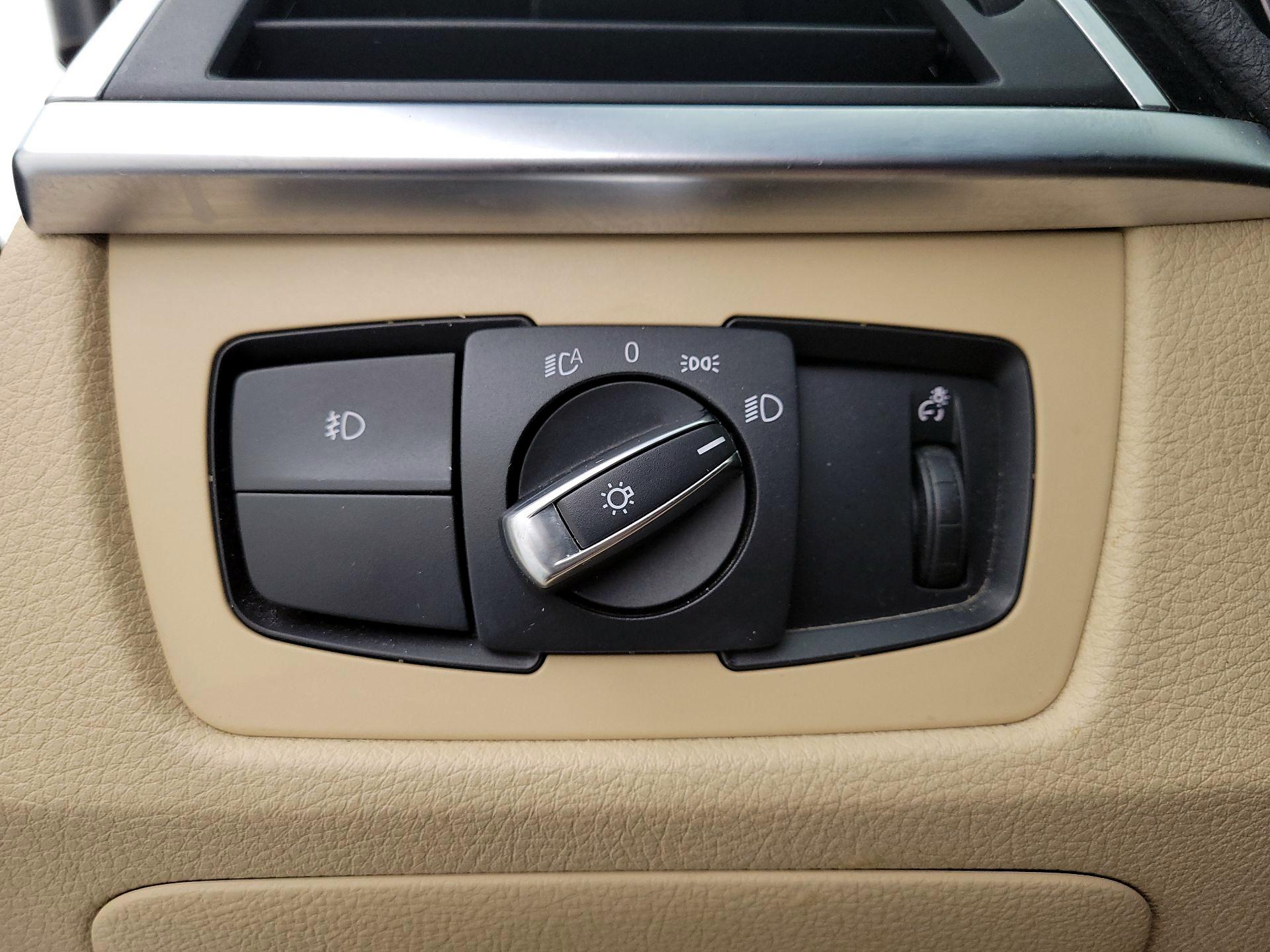 Thumbnail: 2017 BMW 3 Series - 13