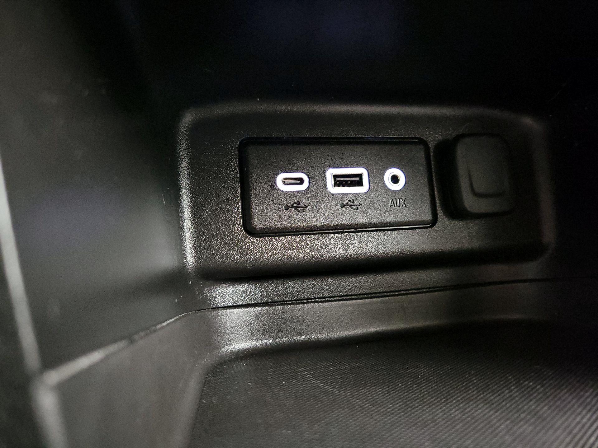 Thumbnail: 2023 Chevrolet Equinox - 18