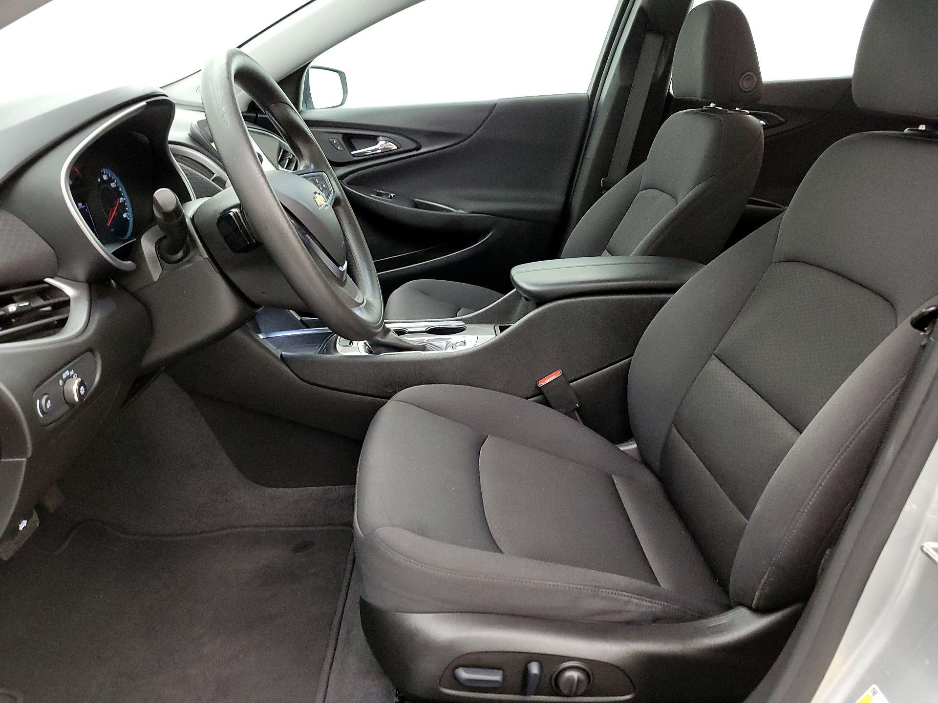 Thumbnail: 2022 Chevrolet Malibu - 11