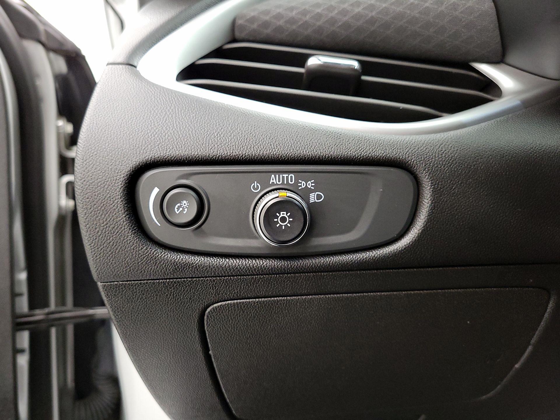 Thumbnail: 2022 Chevrolet Malibu - 13