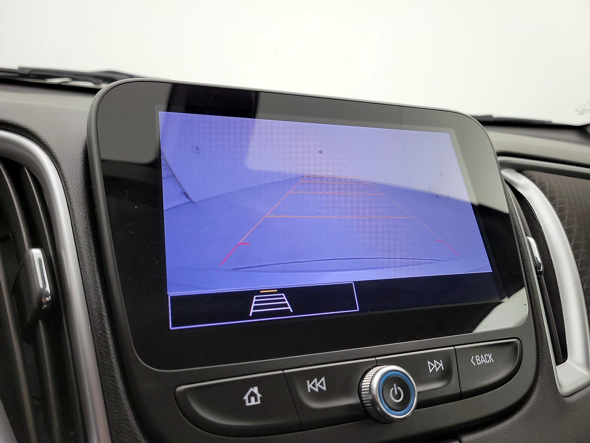 Thumbnail: 2022 Chevrolet Malibu - 14