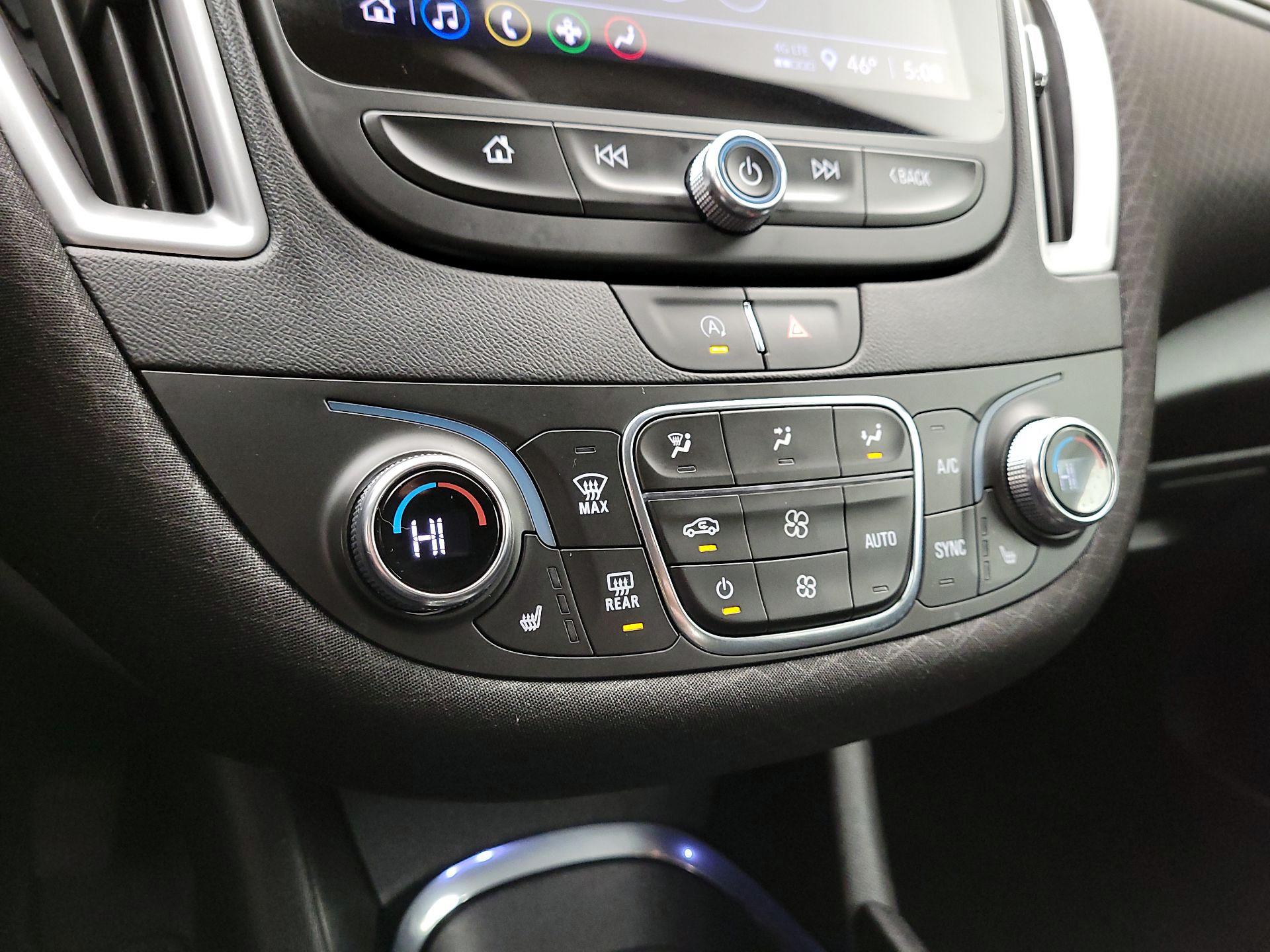 Thumbnail: 2022 Chevrolet Malibu - 16