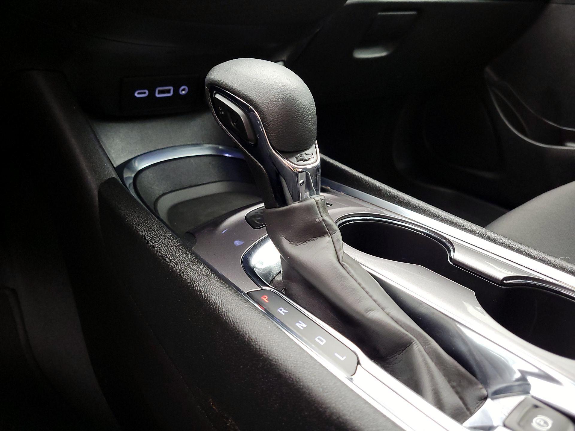 Thumbnail: 2022 Chevrolet Malibu - 17