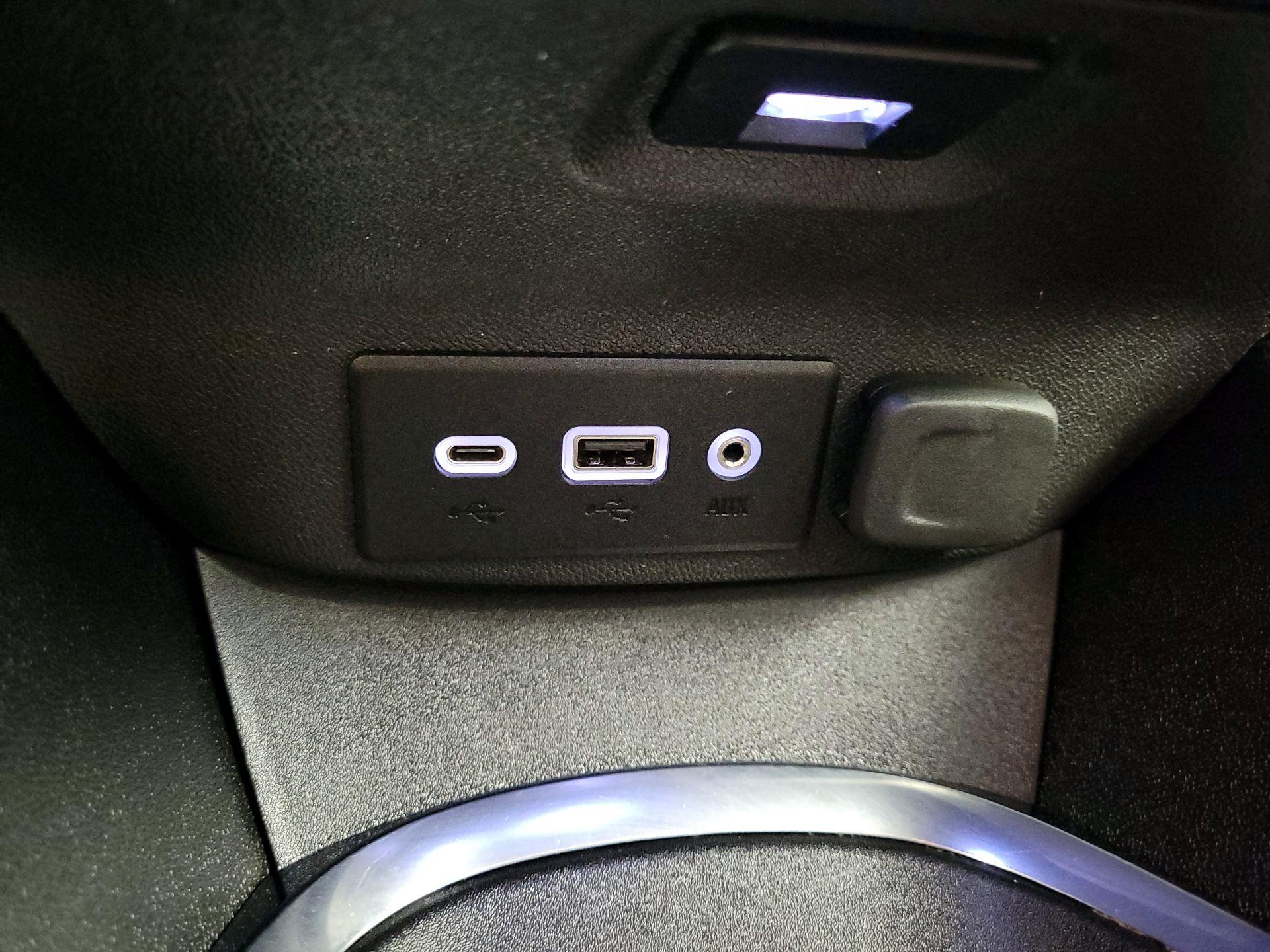 Thumbnail: 2022 Chevrolet Malibu - 18