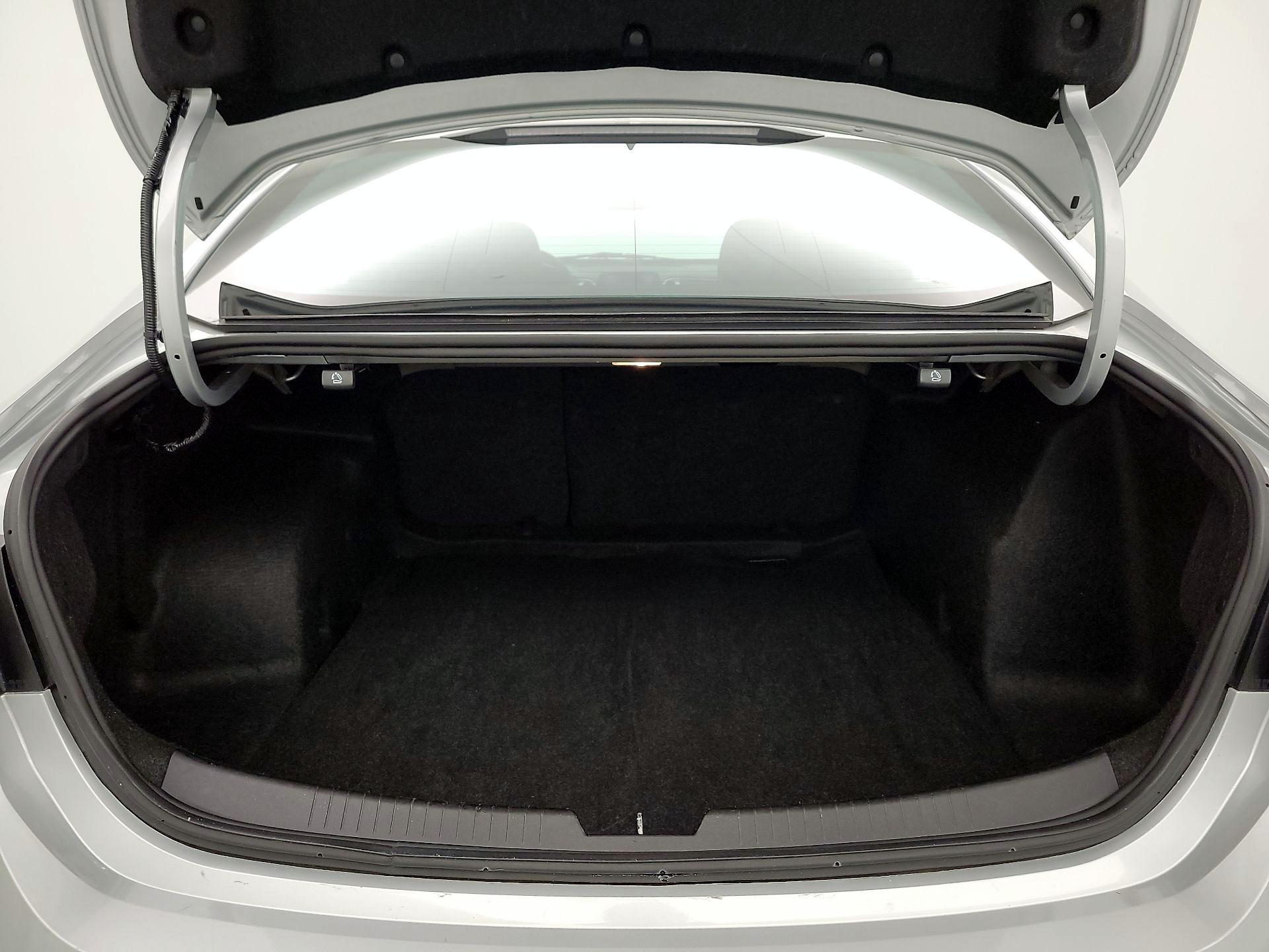 Thumbnail: 2022 Chevrolet Malibu - 20