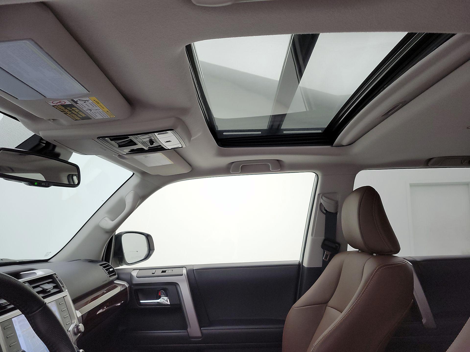 Thumbnail: 2022 Toyota 4Runner - 20