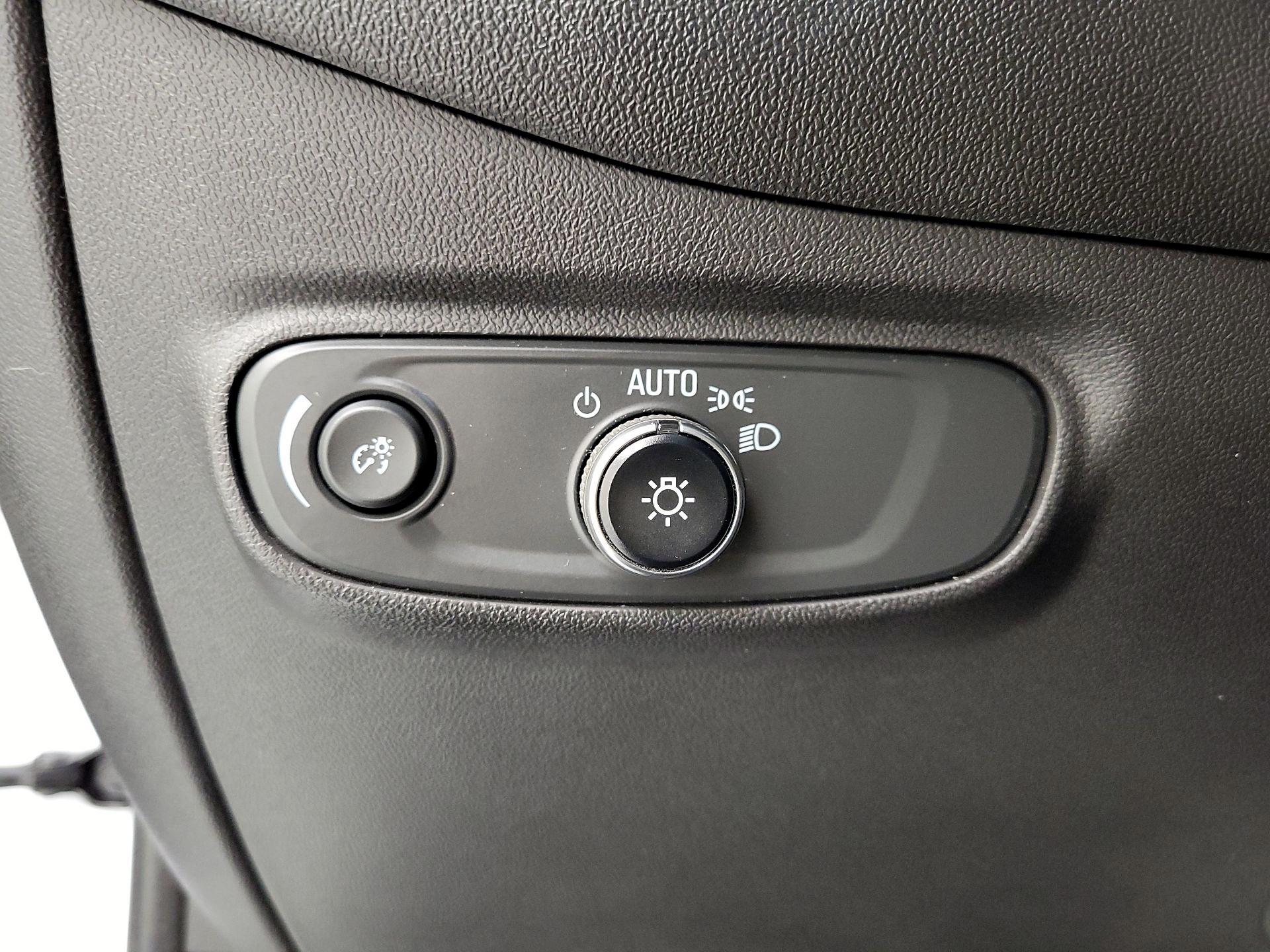 Thumbnail: 2022 Chevrolet Equinox - 13