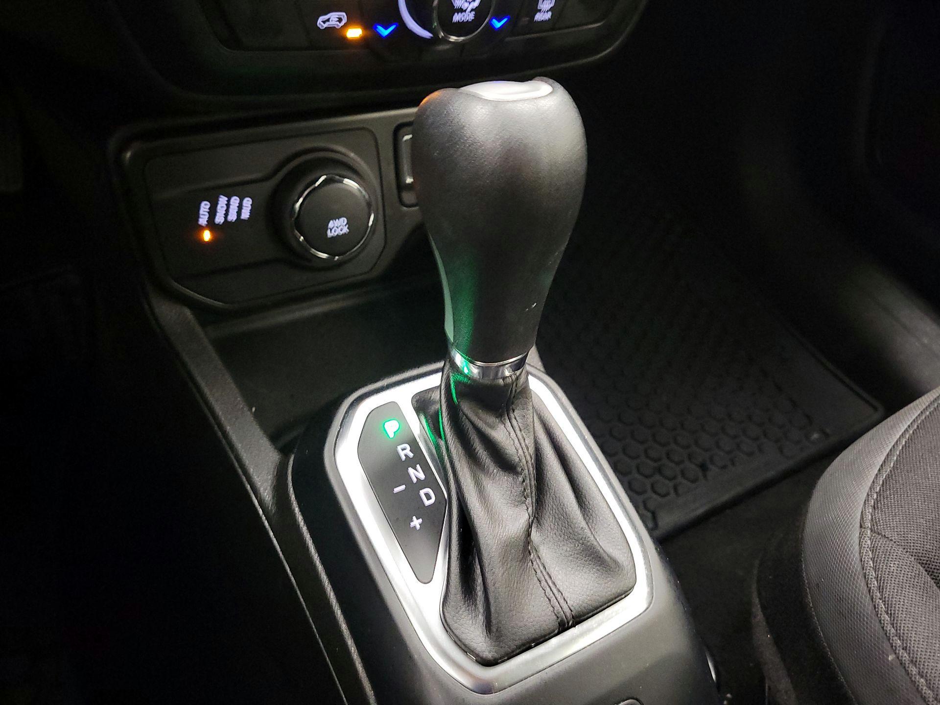 Thumbnail: 2023 Jeep Renegade - 18