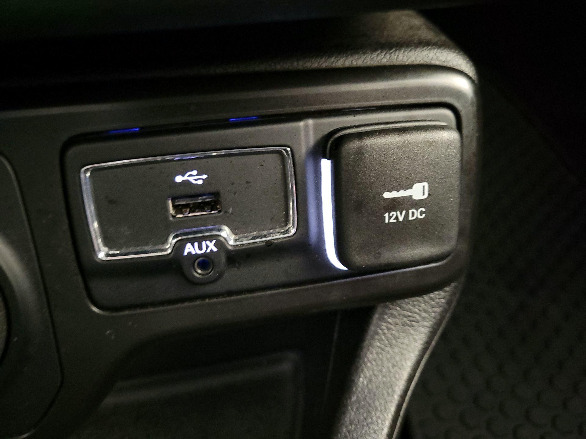 Thumbnail: 2023 Jeep Renegade - 19