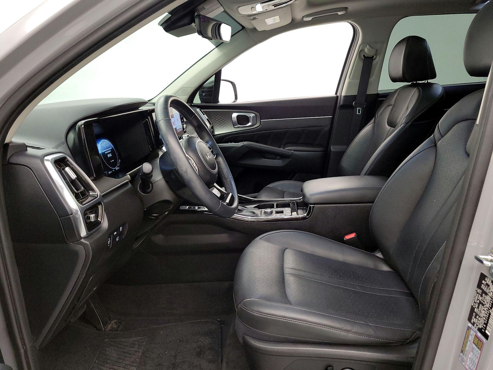 Thumbnail: 2023 Kia Sorento - 11