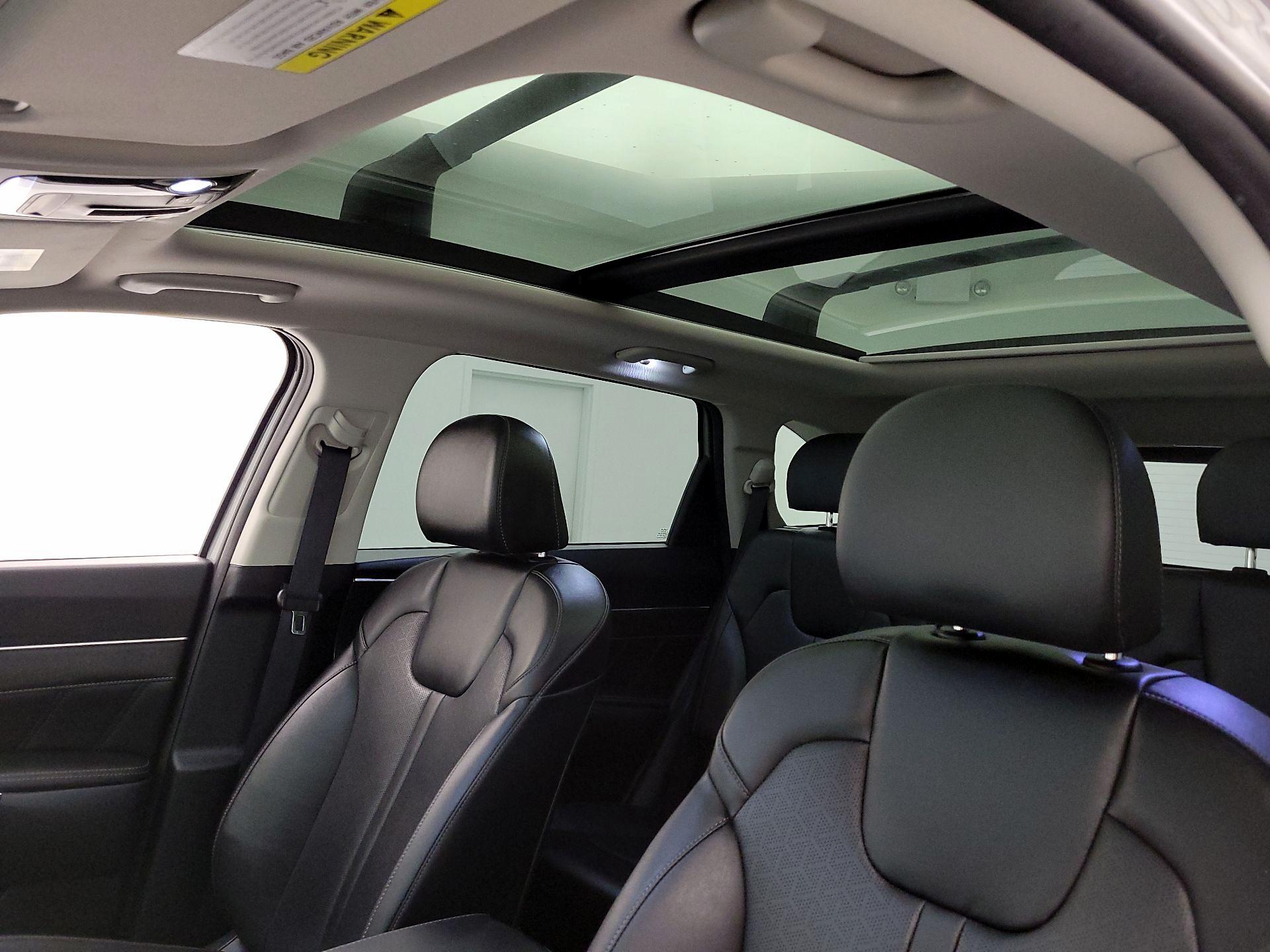 Thumbnail: 2023 Kia Sorento - 20