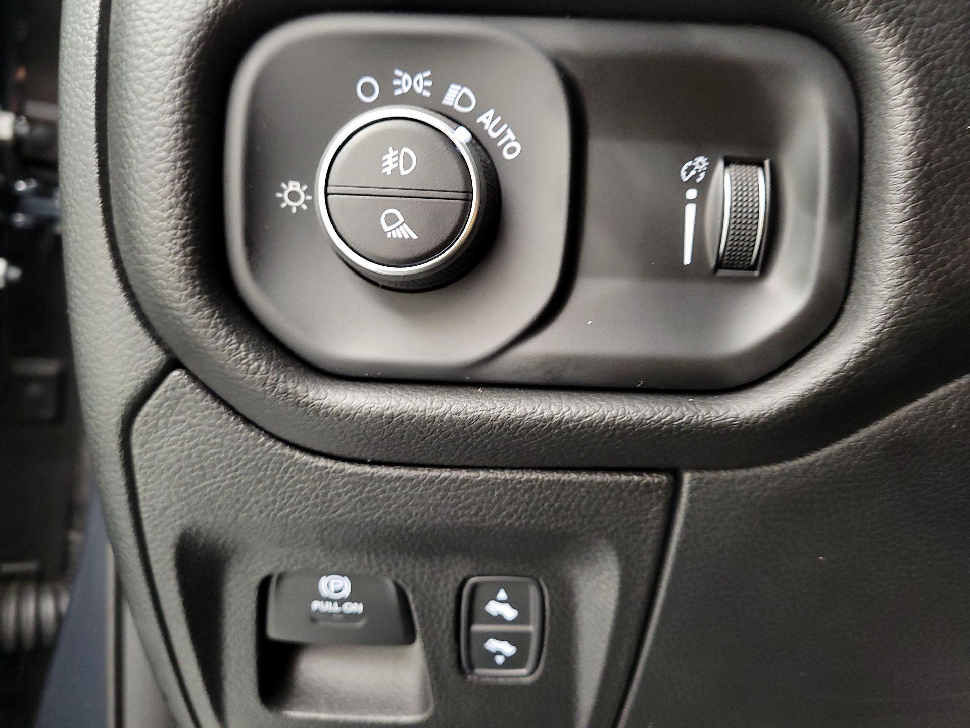 Thumbnail: 2025 RAM 1500 - 13