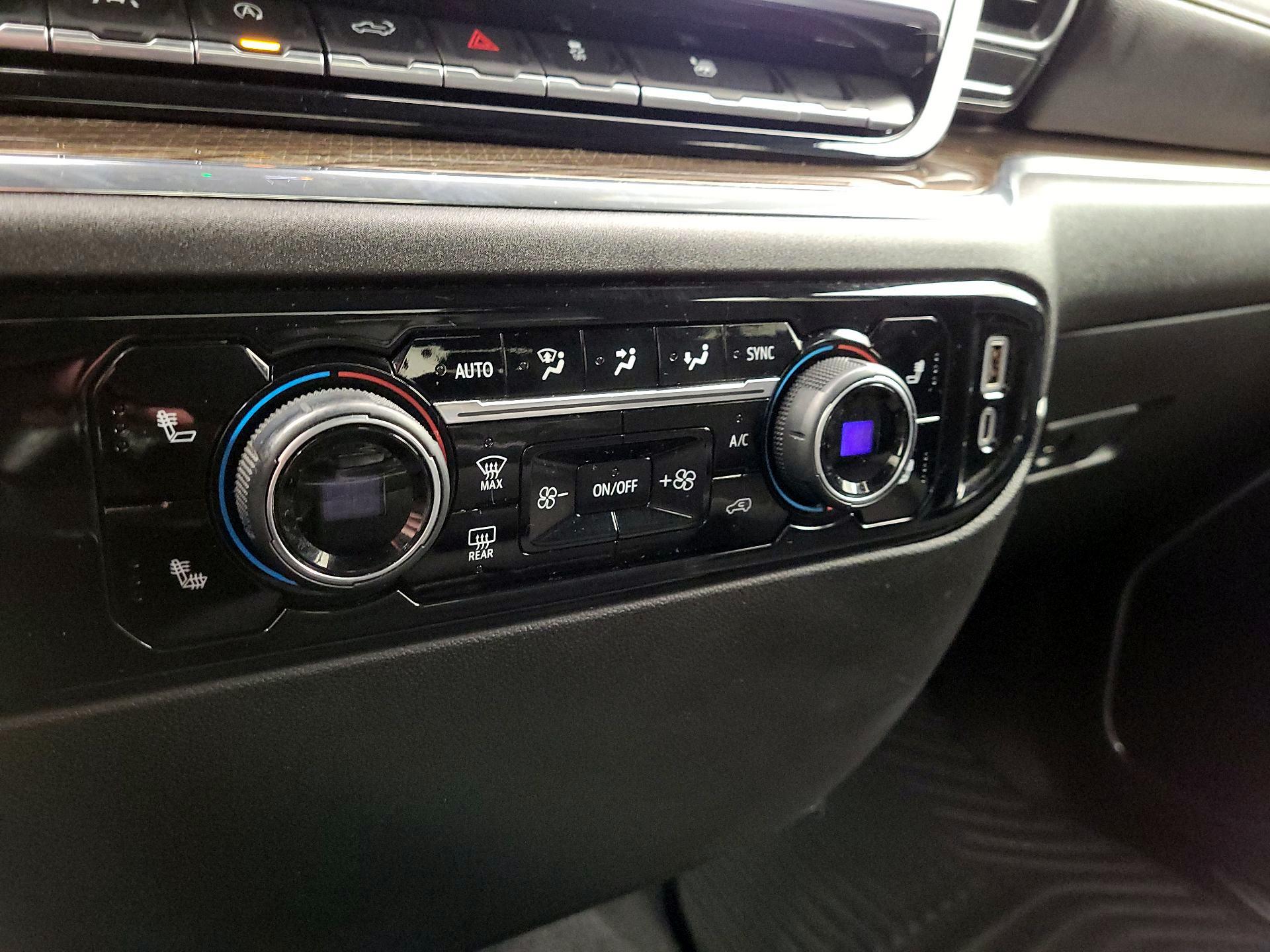 Thumbnail: 2024 Chevrolet Silverado 1500 - 16