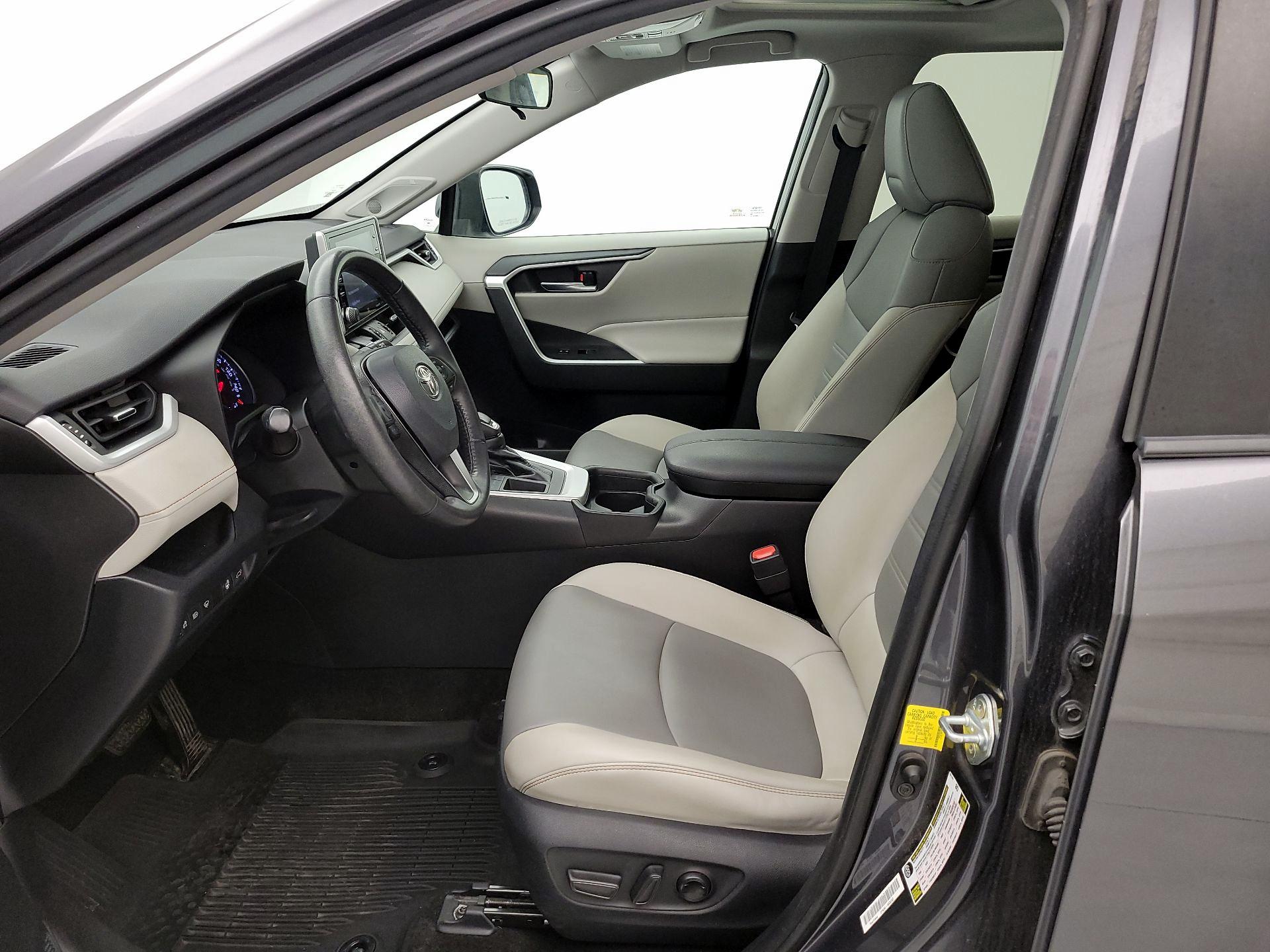 Thumbnail: 2021 Toyota RAV4 - 11