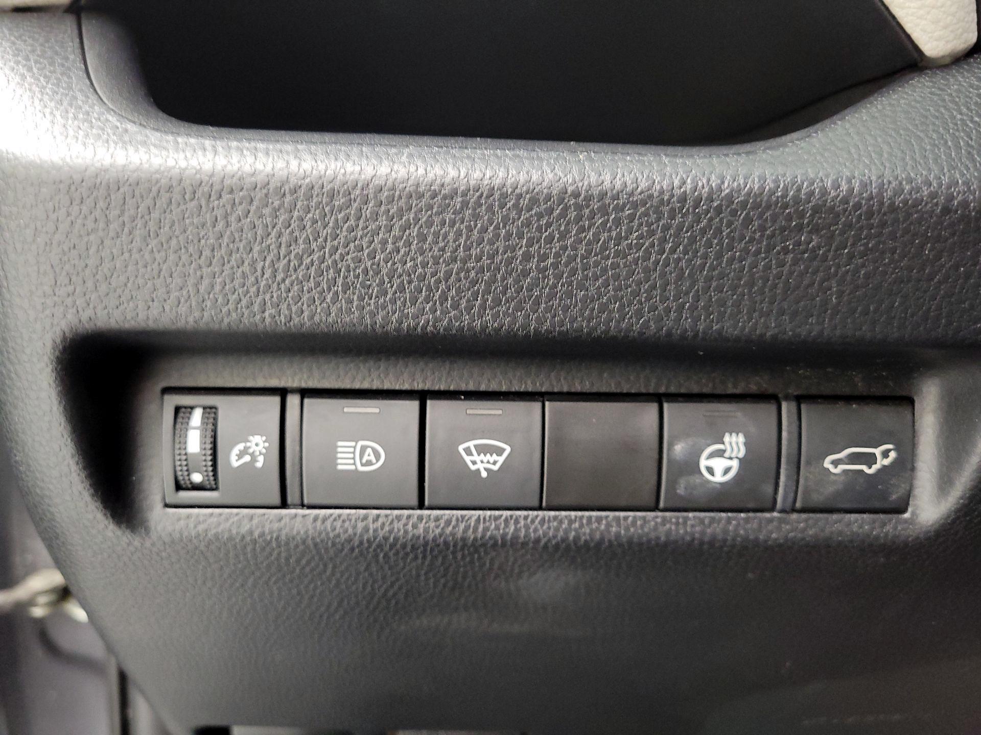 Thumbnail: 2021 Toyota RAV4 - 13