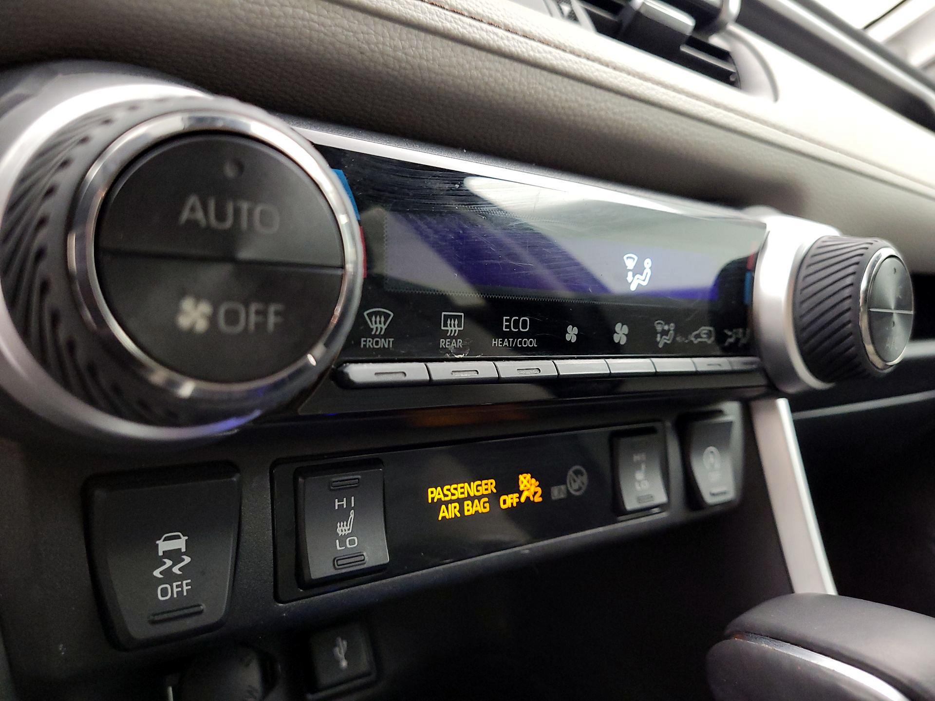 Thumbnail: 2021 Toyota RAV4 - 16