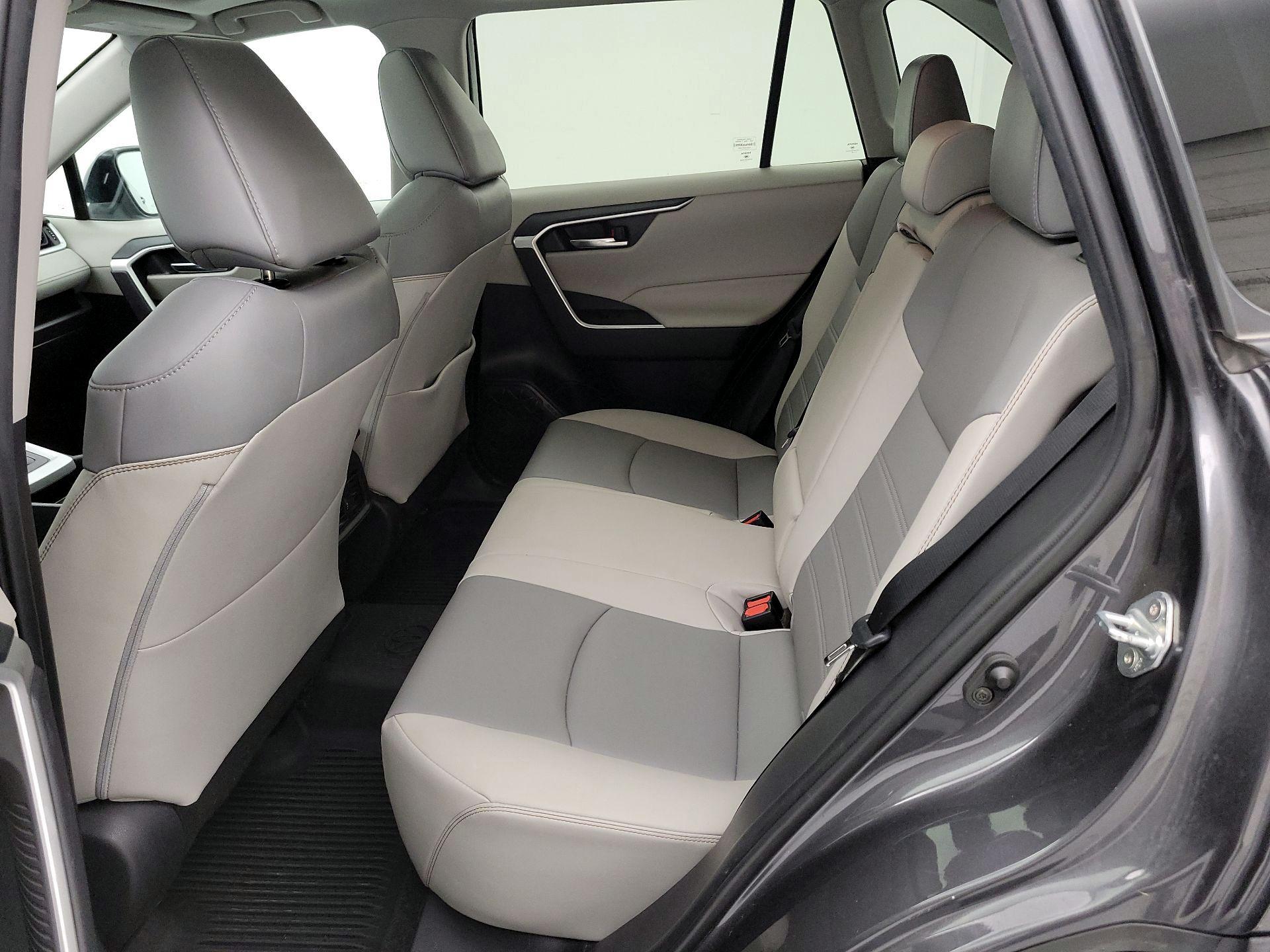 Thumbnail: 2021 Toyota RAV4 - 20