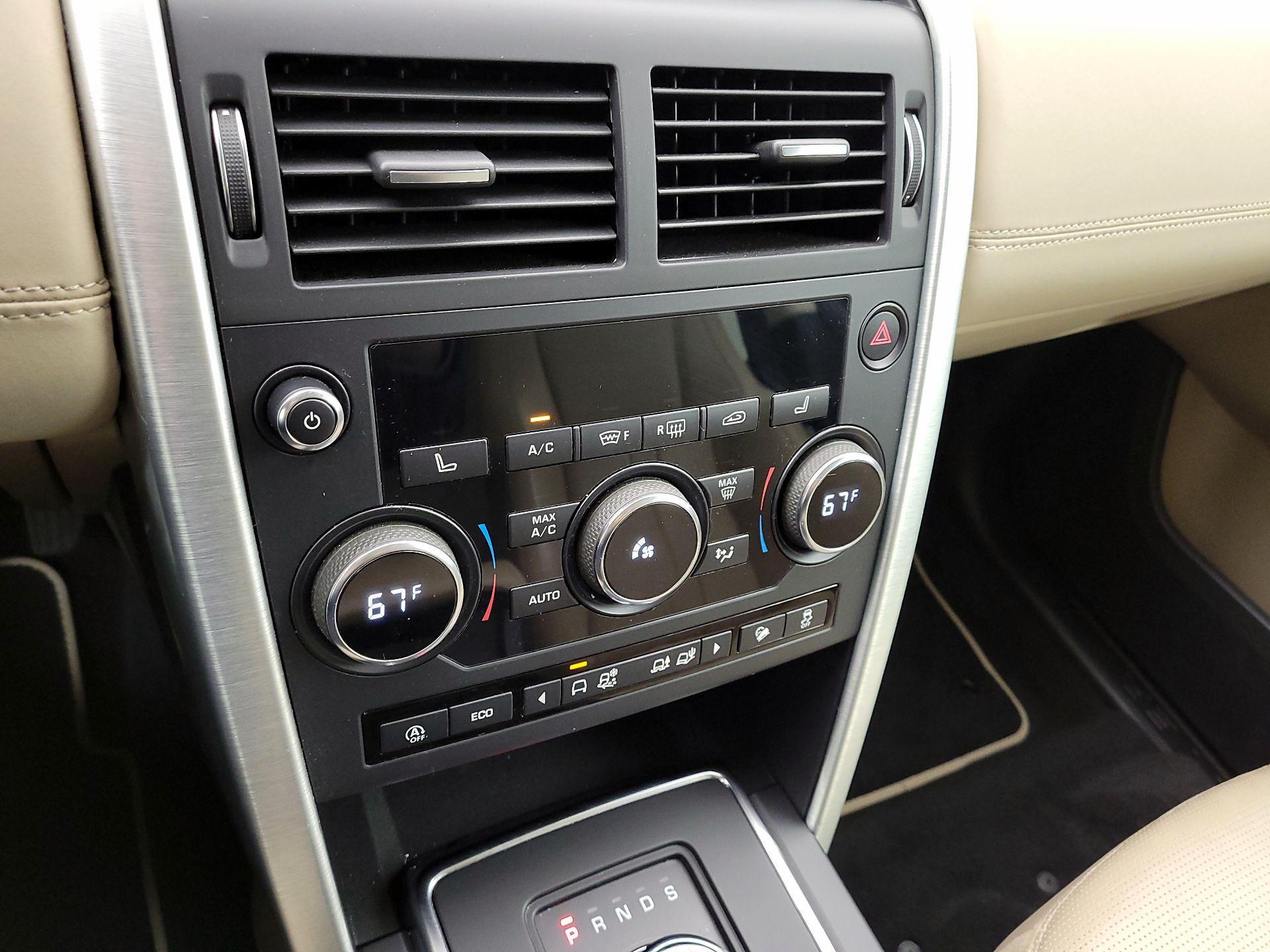 Thumbnail: 2019 Land Rover Discovery Sport - 17