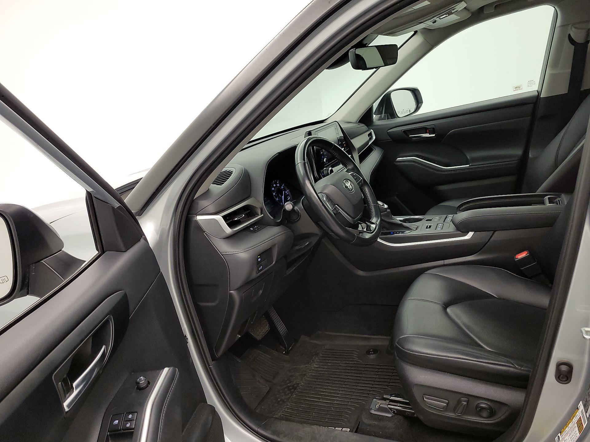 Thumbnail: 2020 Toyota Highlander - 11