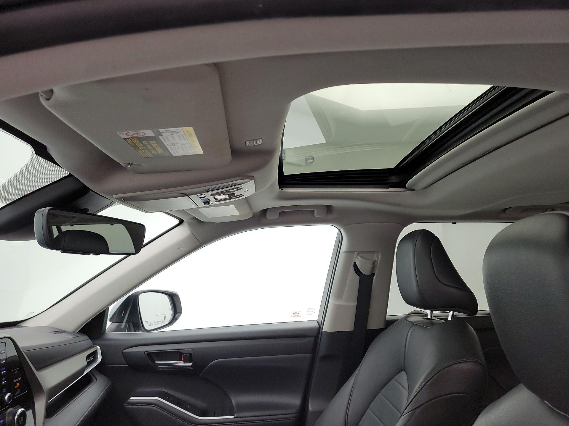 Thumbnail: 2020 Toyota Highlander - 19