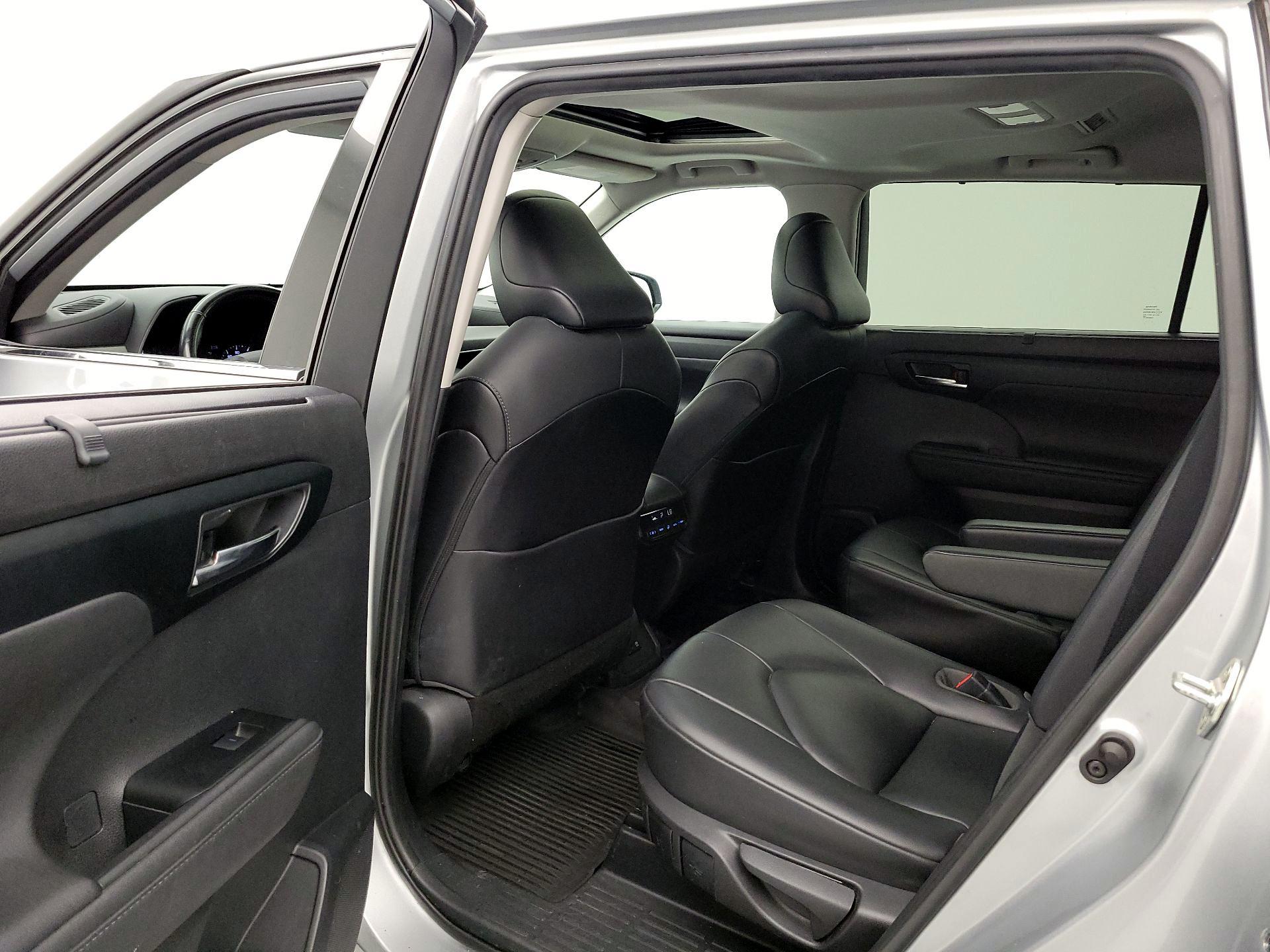 Thumbnail: 2020 Toyota Highlander - 20