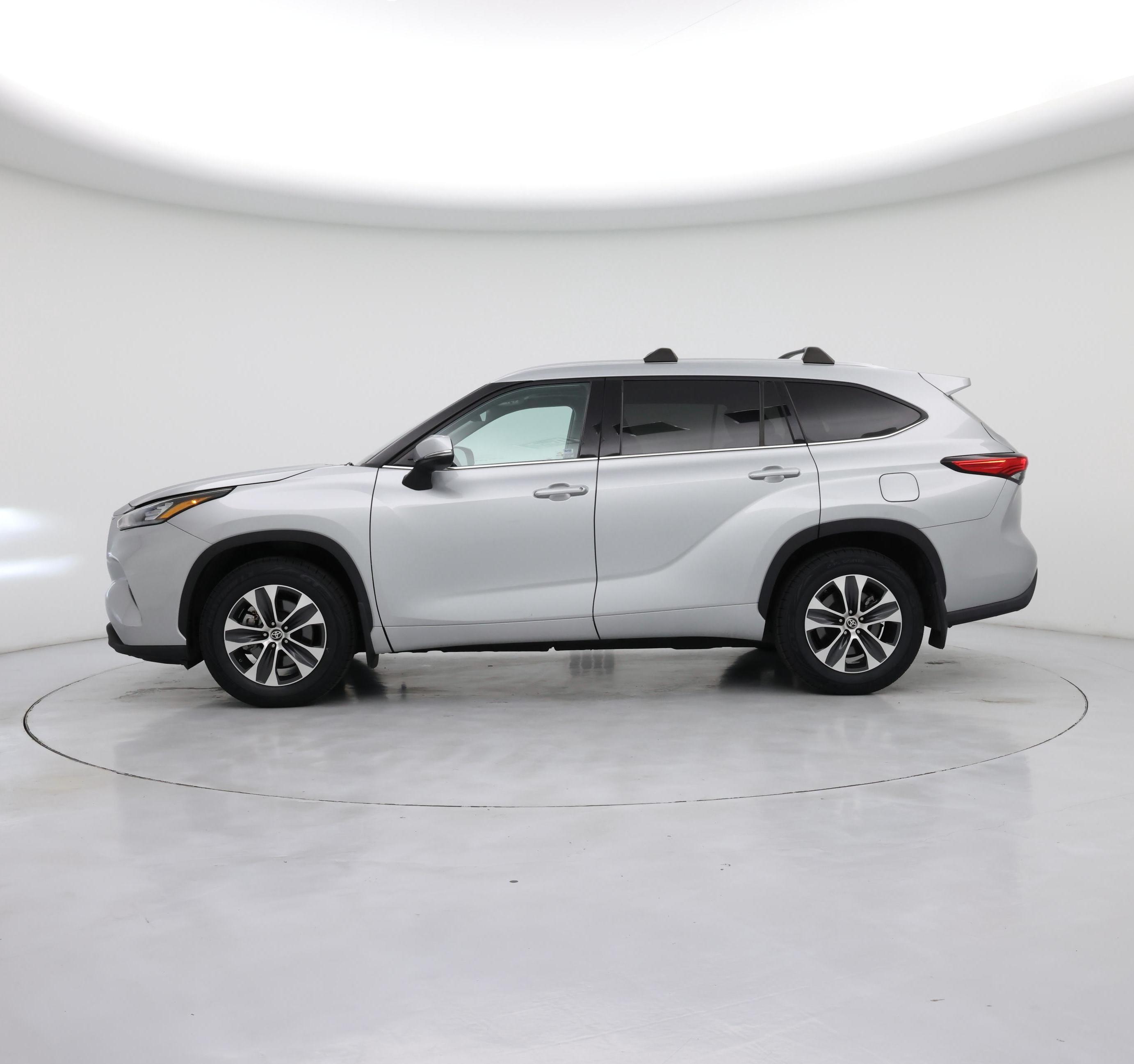 Thumbnail: 2020 Toyota Highlander - 3