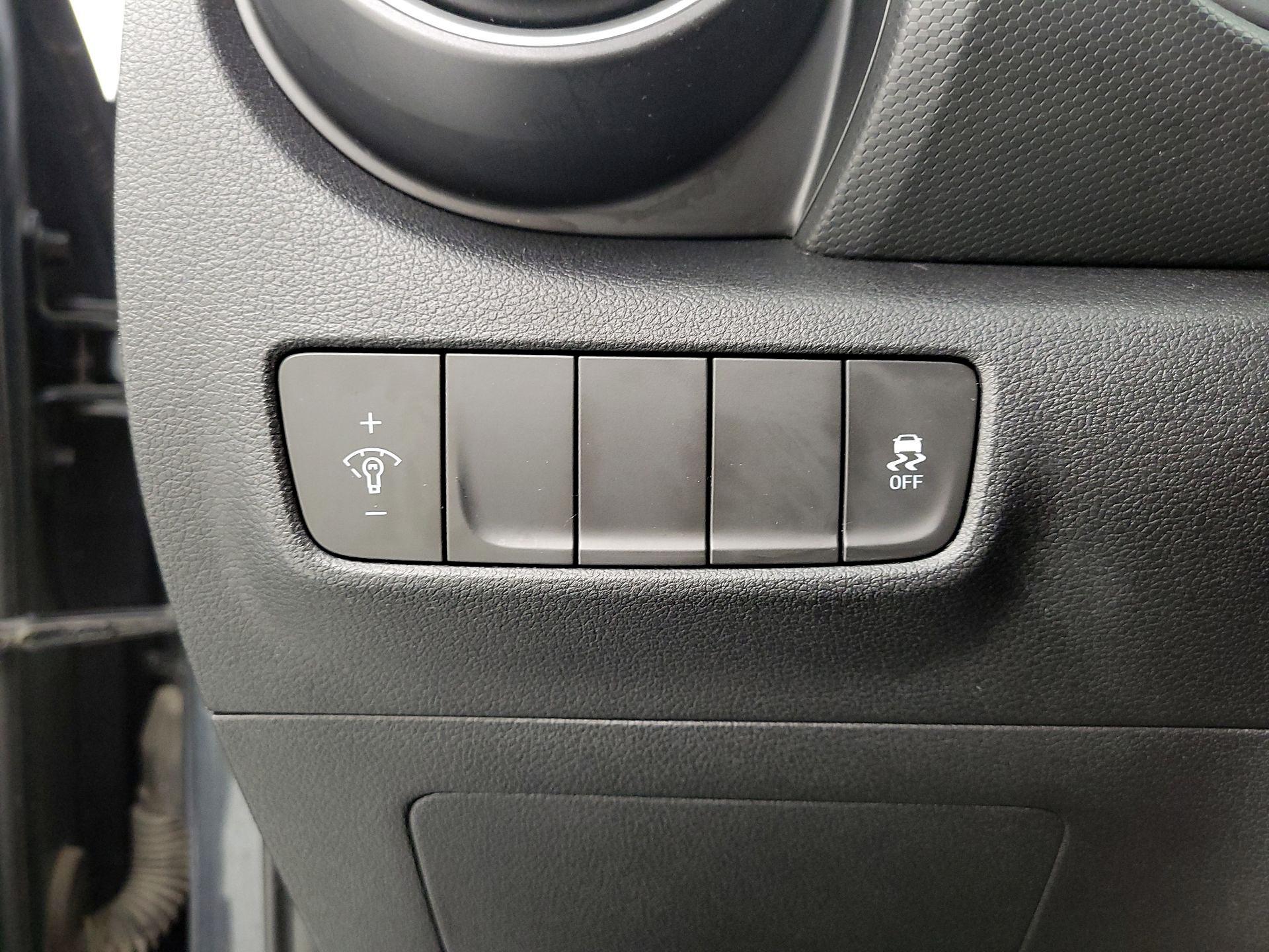 Thumbnail: 2018 Hyundai Kona - 13