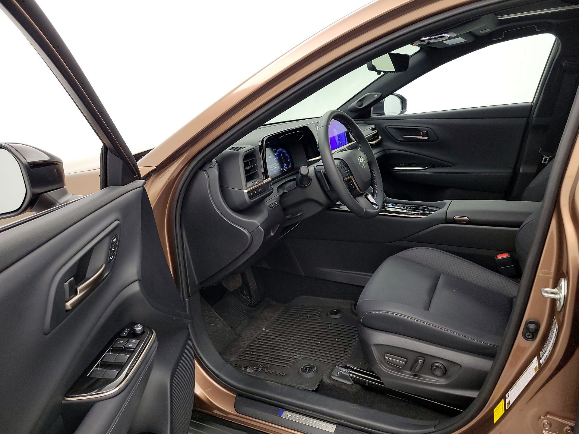 Thumbnail: 2025 Toyota Crown Signia - 11