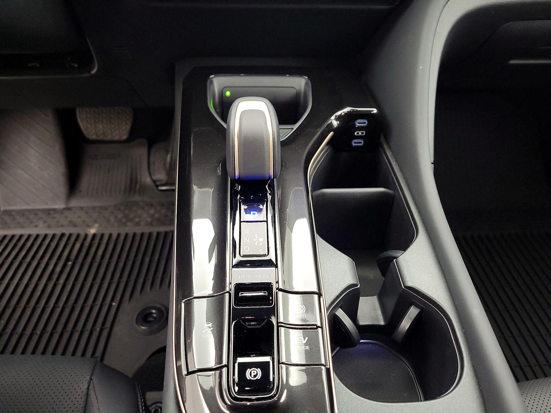 Thumbnail: 2025 Toyota Crown Signia - 17