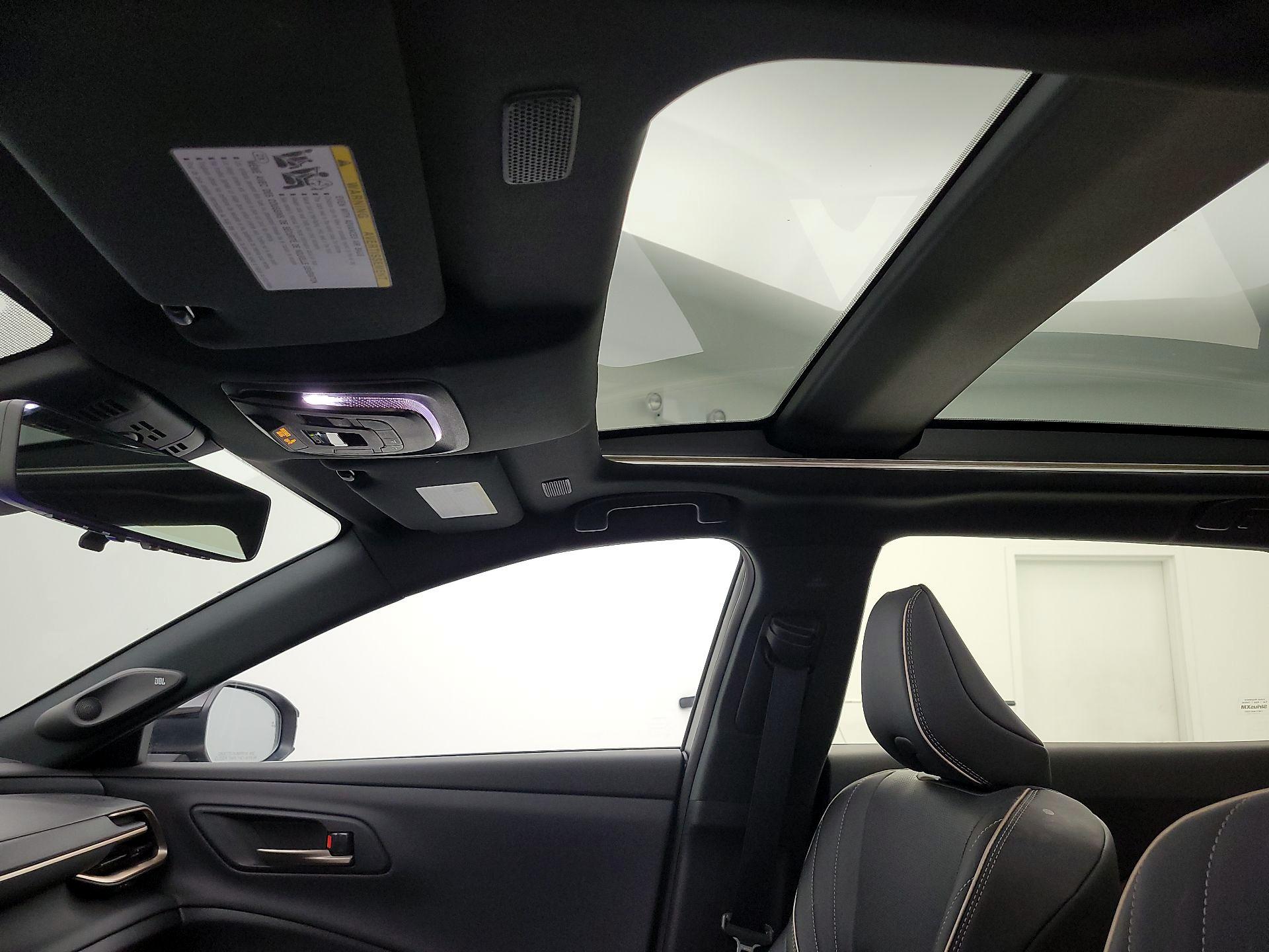 Thumbnail: 2025 Toyota Crown Signia - 19