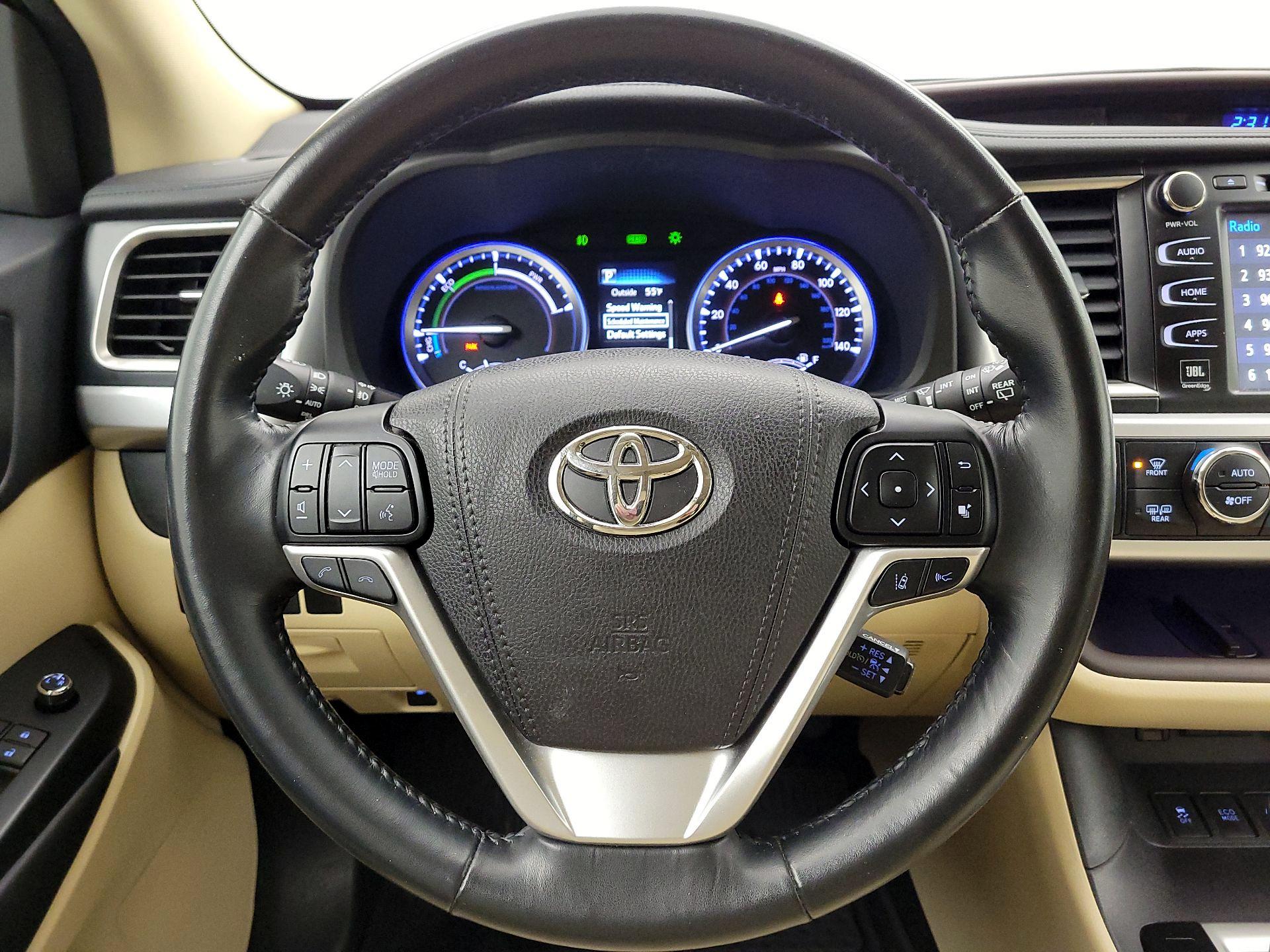 Thumbnail: 2017 Toyota Highlander - 10