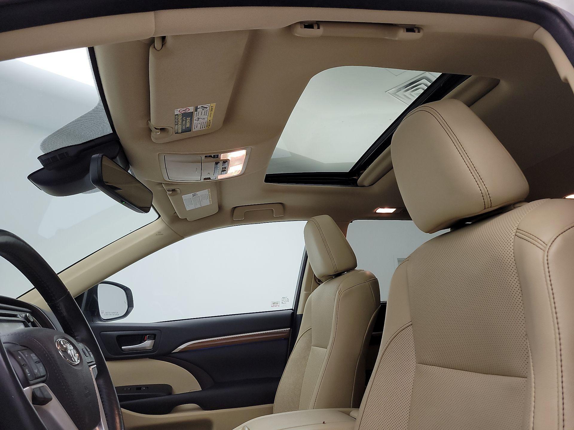 Thumbnail: 2017 Toyota Highlander - 20