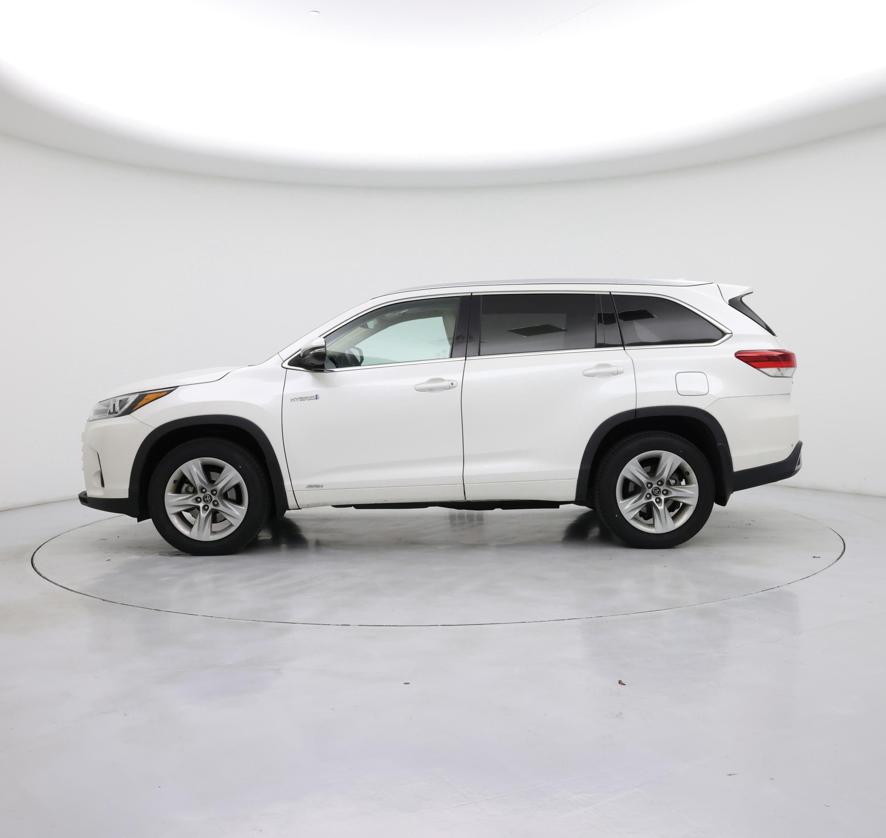 Thumbnail: 2017 Toyota Highlander - 3