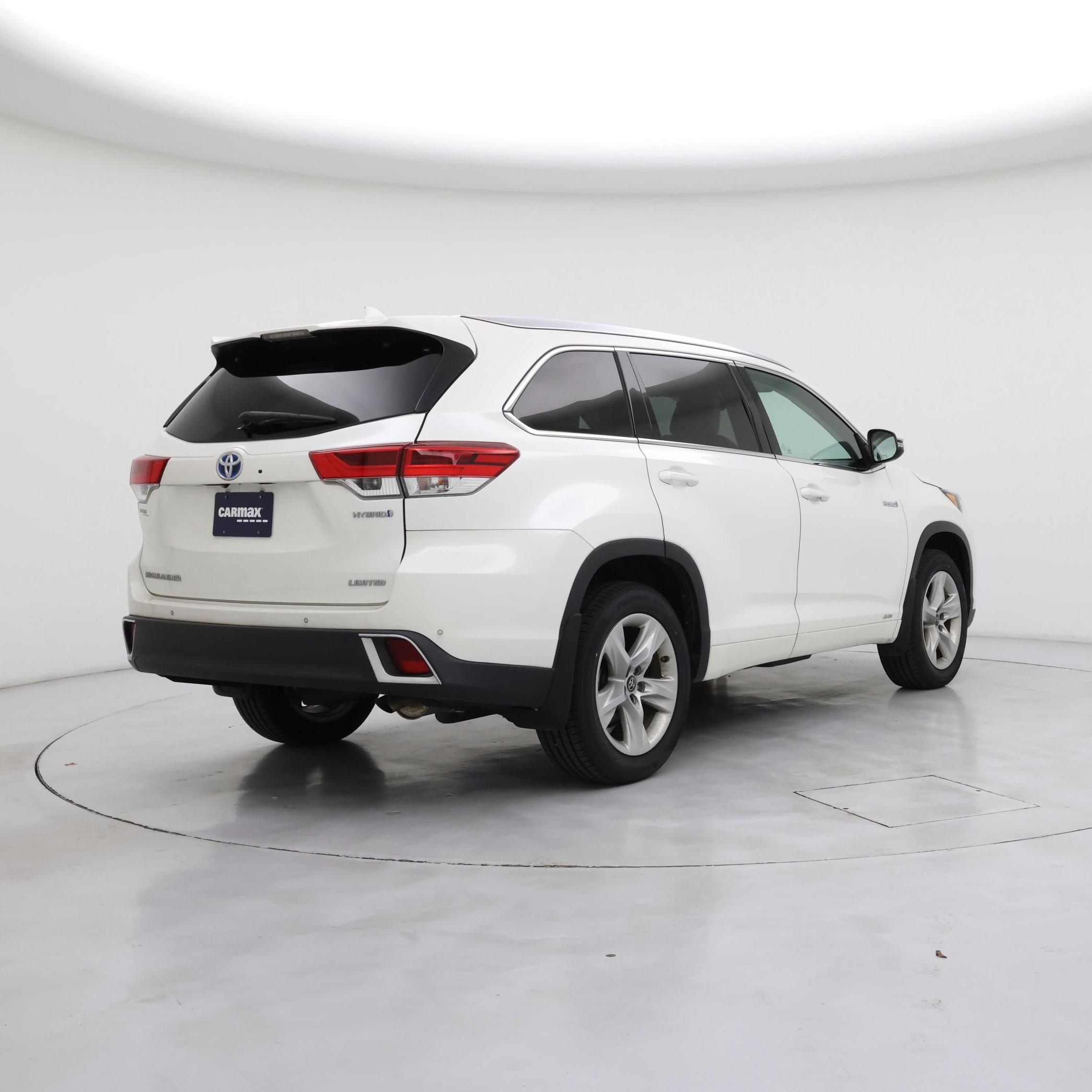 Thumbnail: 2017 Toyota Highlander - 8
