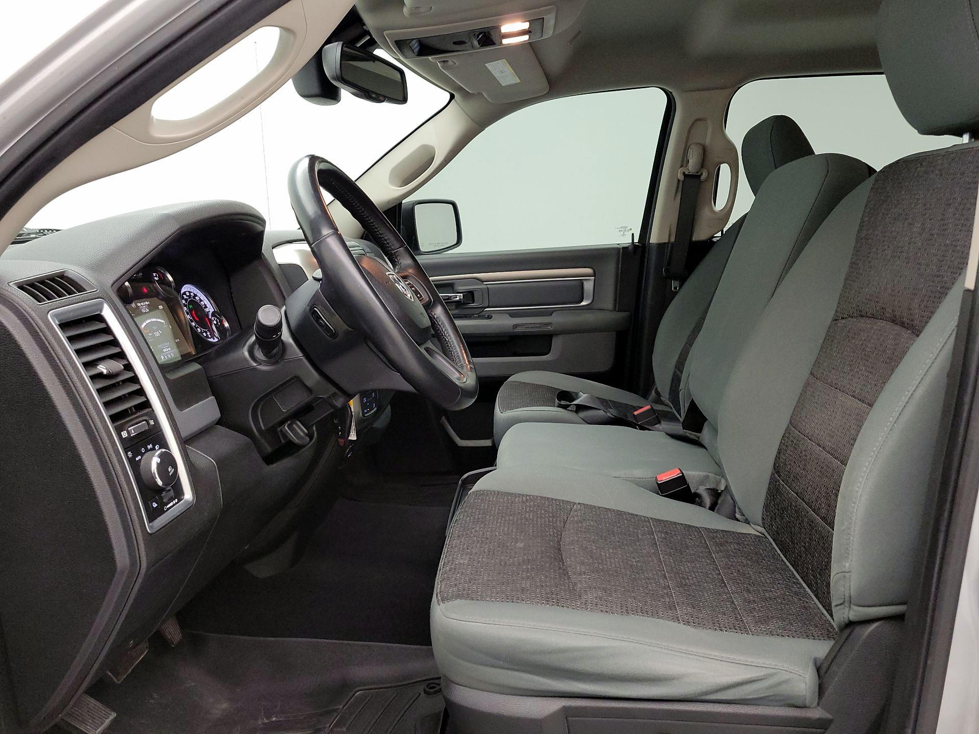 Thumbnail: 2019 RAM 1500 Classic - 11