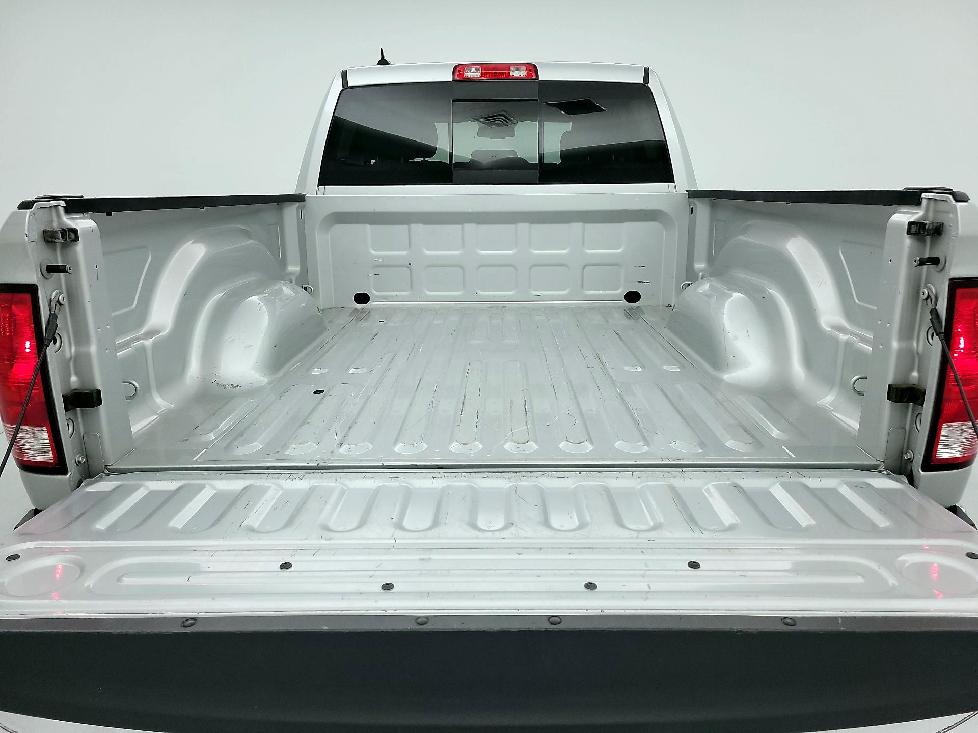 Thumbnail: 2019 RAM 1500 Classic - 20