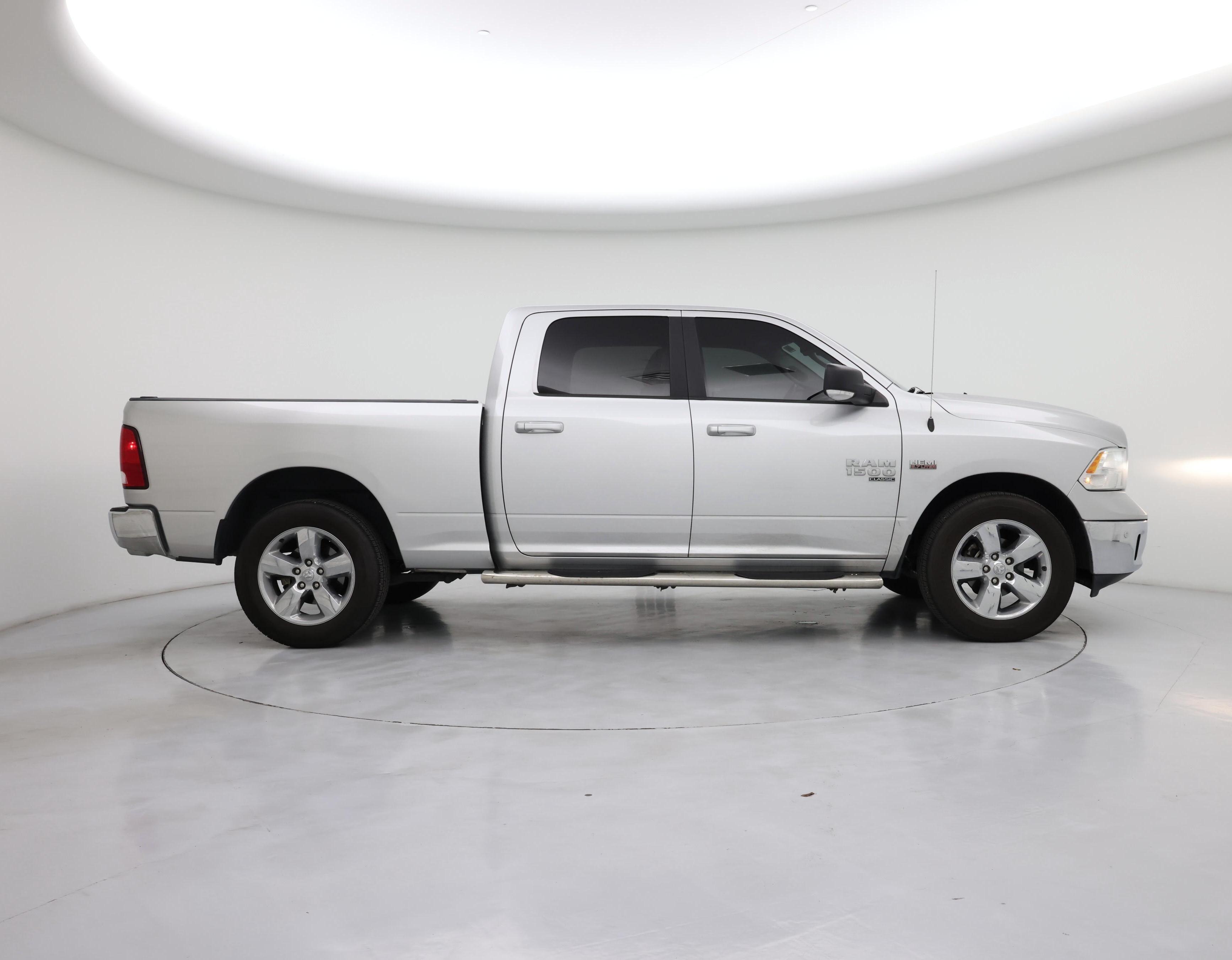 Thumbnail: 2019 RAM 1500 Classic - 7