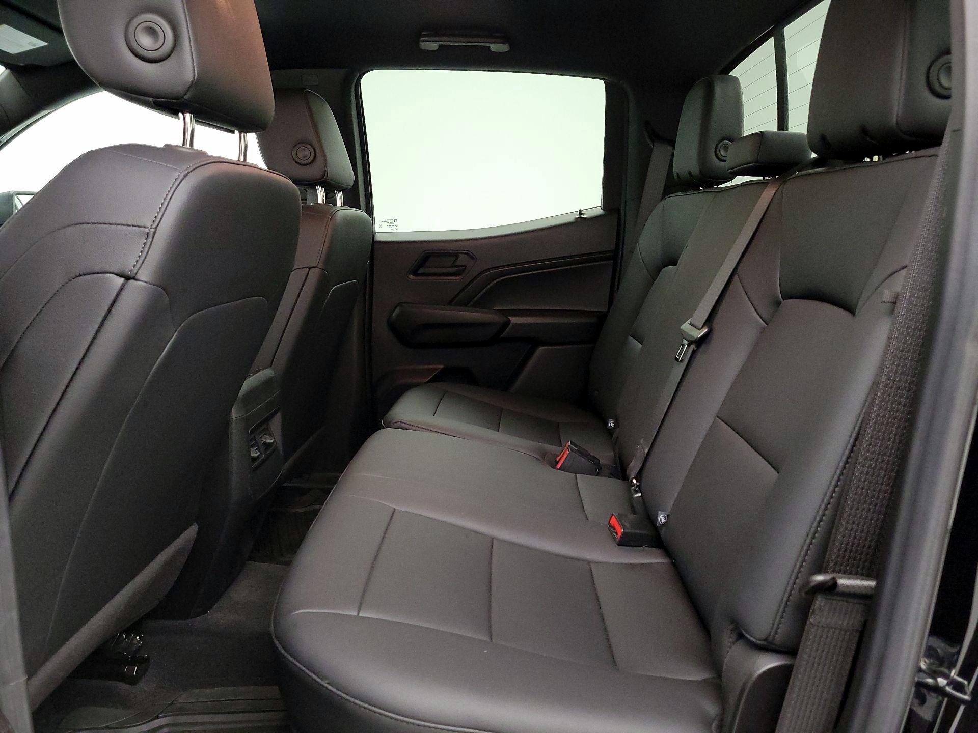 Thumbnail: 2024 Chevrolet Colorado - 19