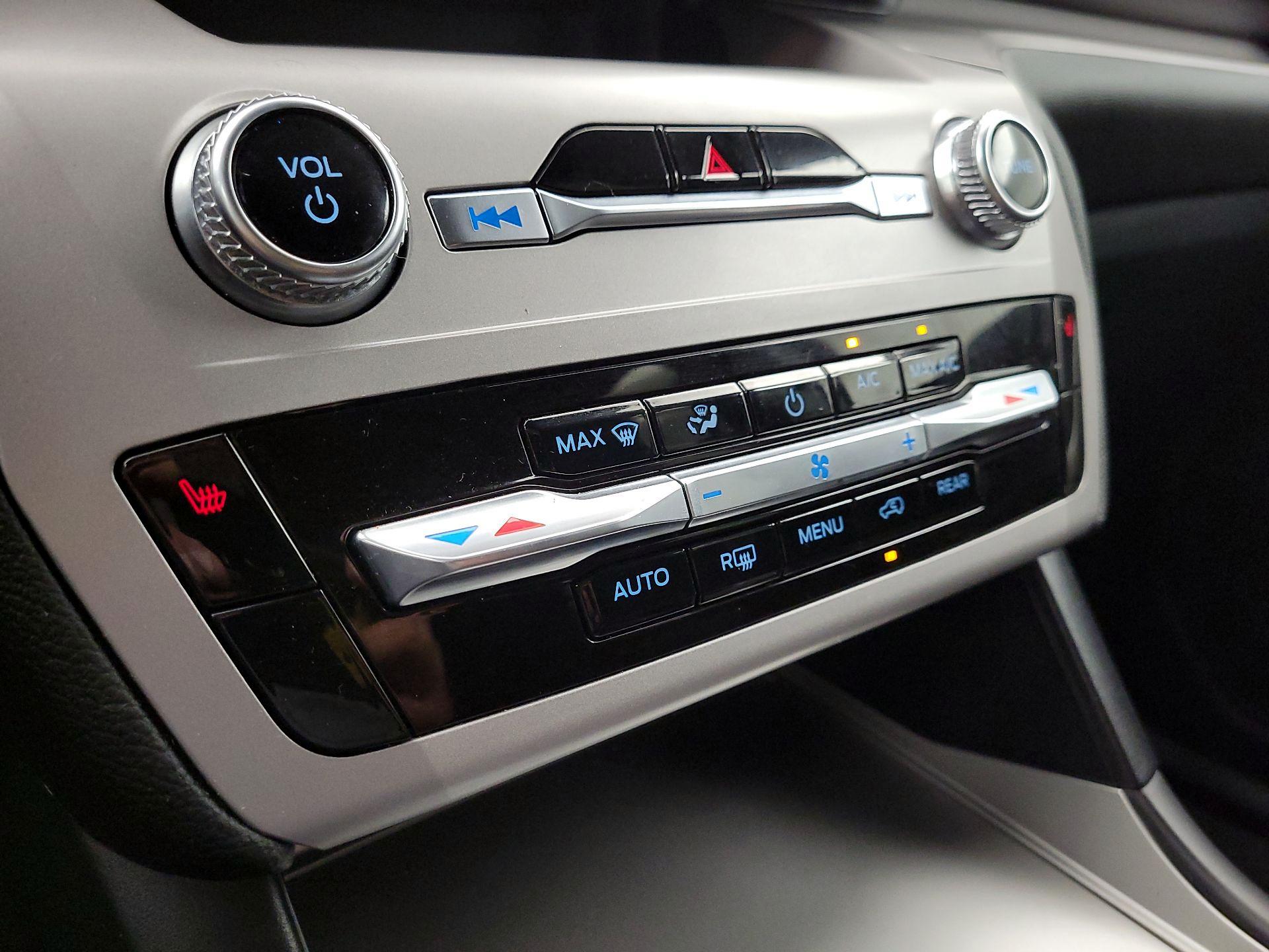 Thumbnail: 2023 Ford Explorer - 16