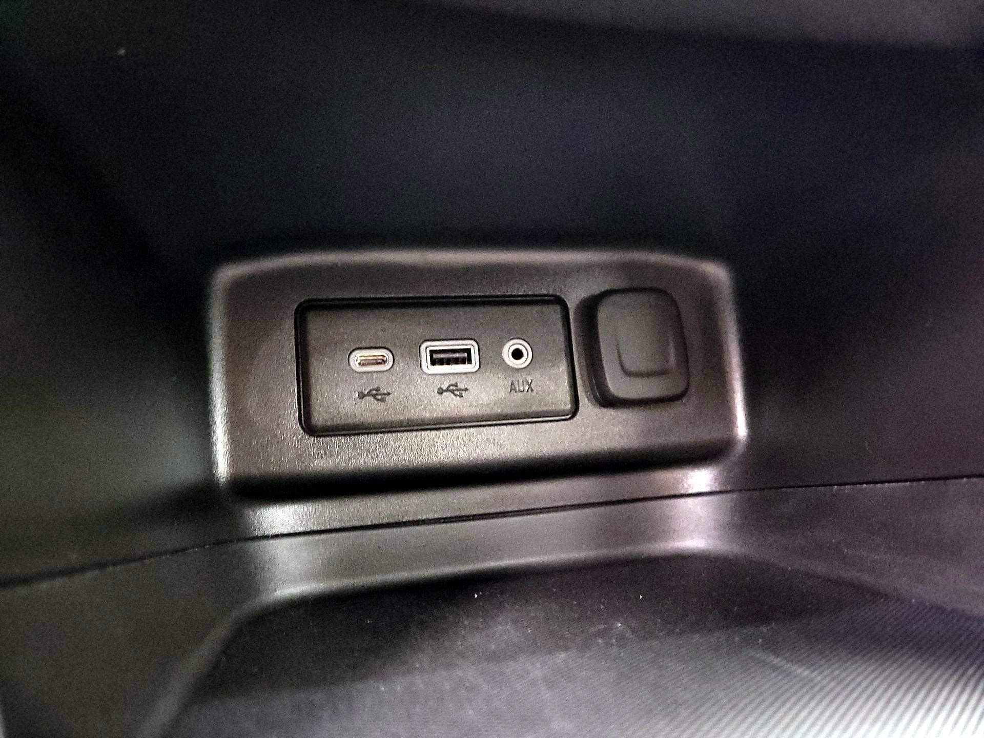 Thumbnail: 2023 Chevrolet Equinox - 18