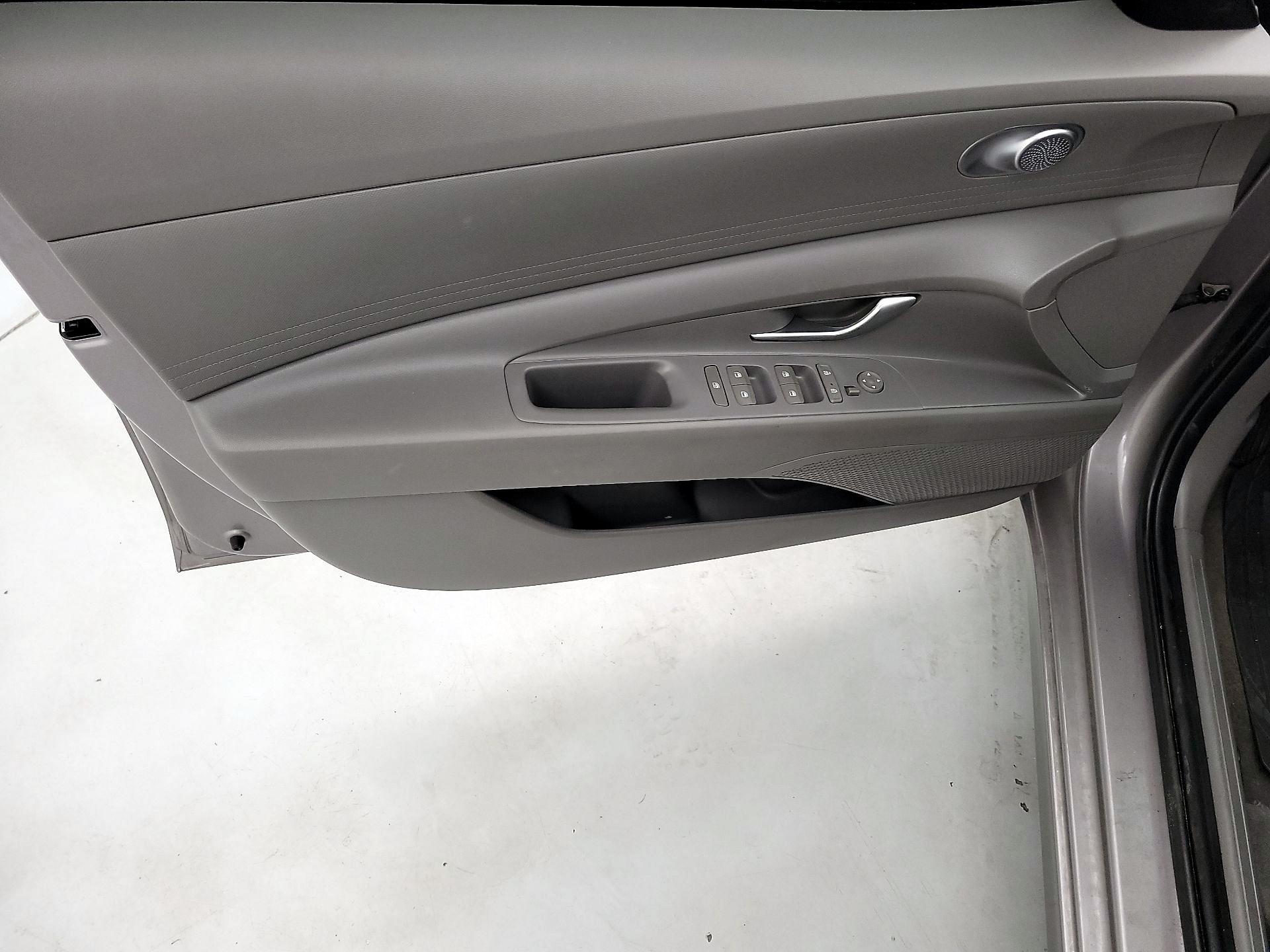 Thumbnail: 2021 Hyundai Elantra - 12