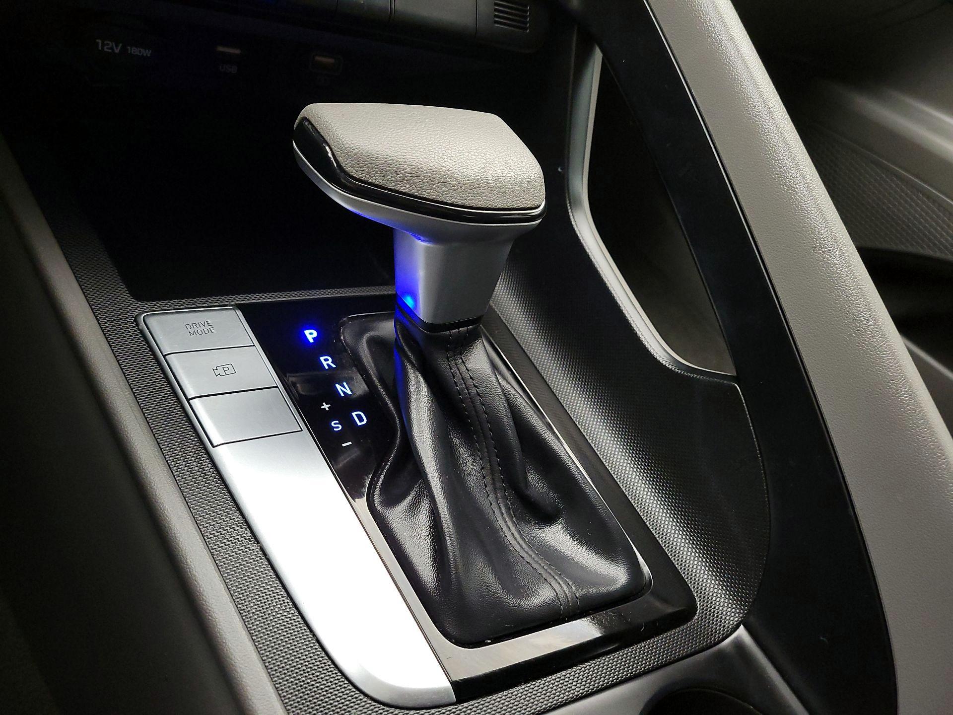 Thumbnail: 2021 Hyundai Elantra - 17