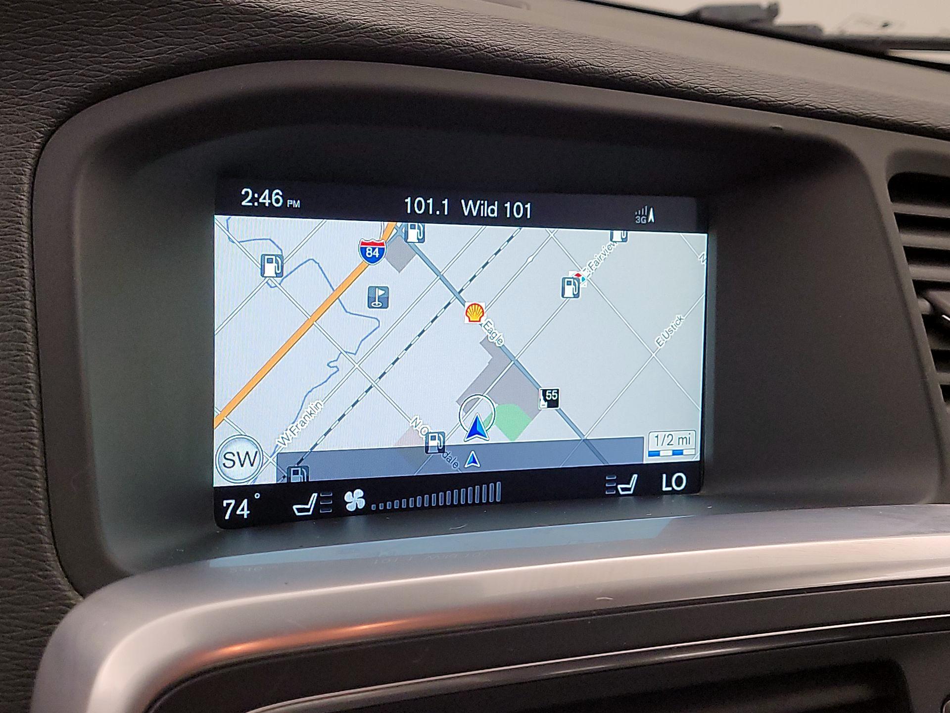 Thumbnail: 2016 Volvo V60 - 14