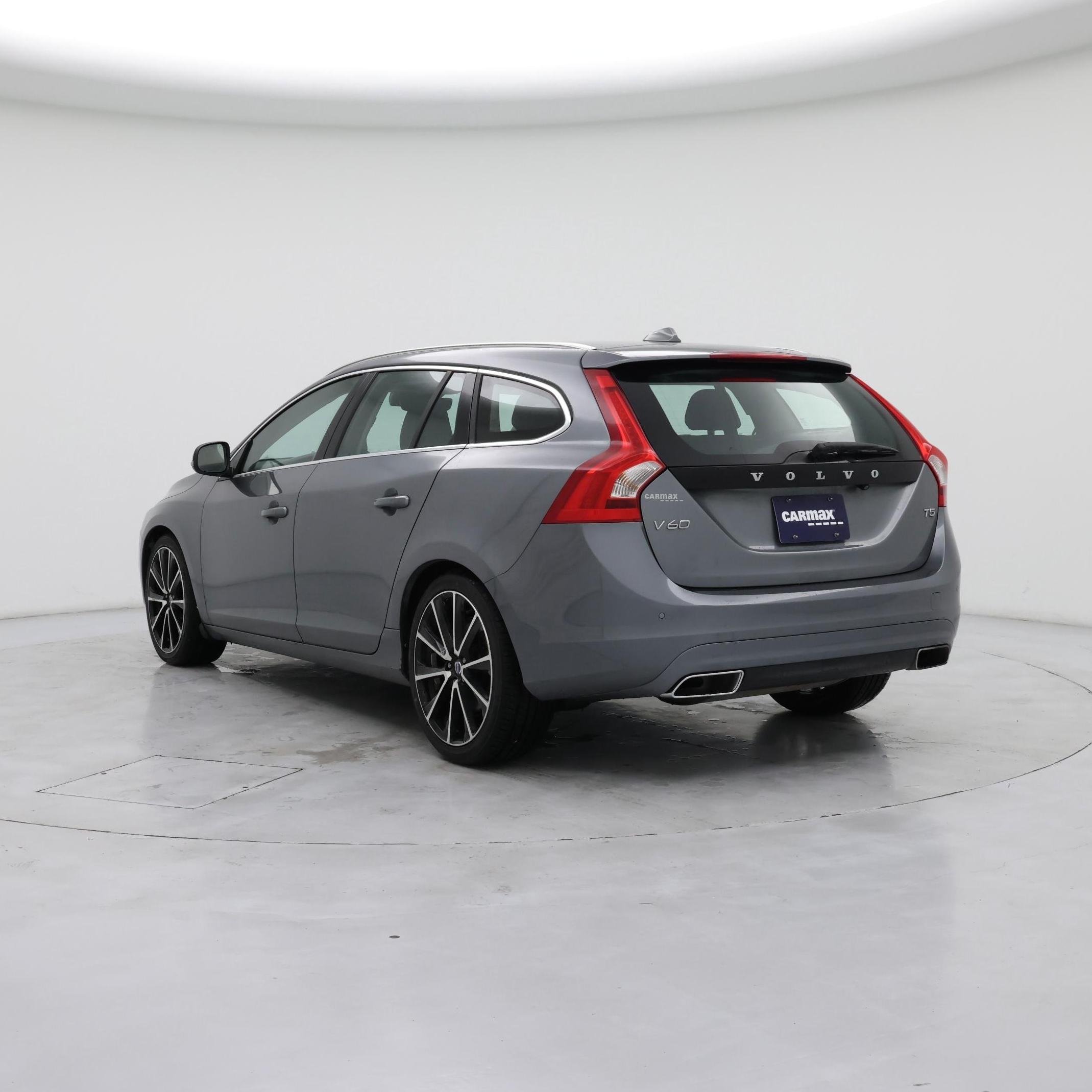 Thumbnail: 2016 Volvo V60 - 2
