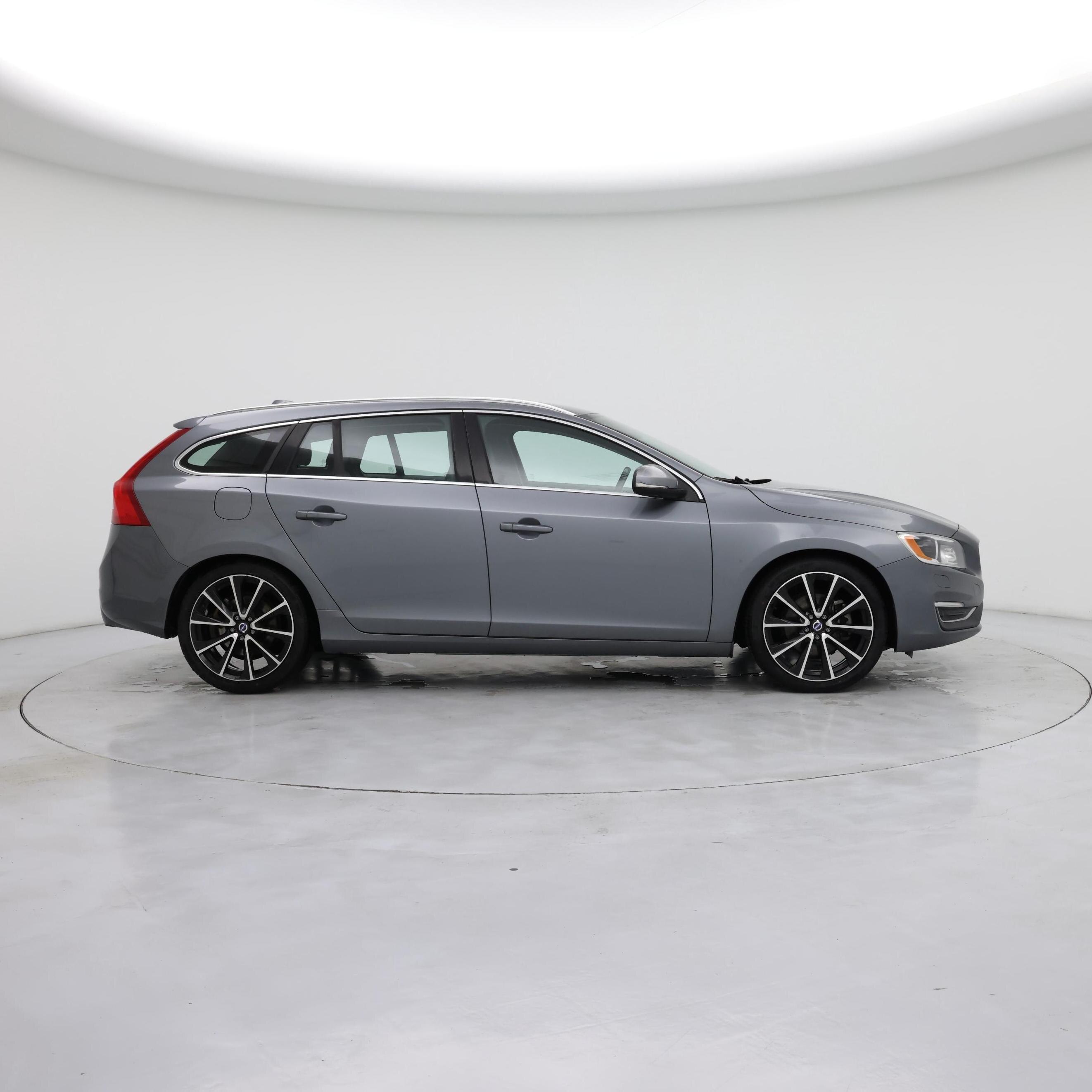 Thumbnail: 2016 Volvo V60 - 7